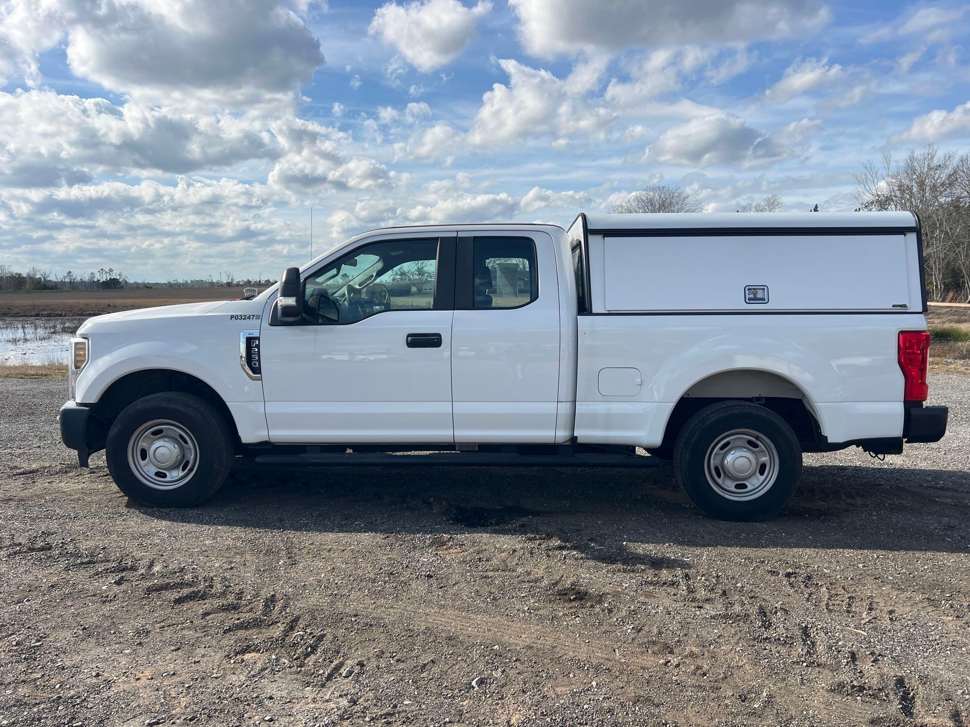2018 FORD F-250 XL SUPER DUTY EXT CAB TRUCK (A59823)