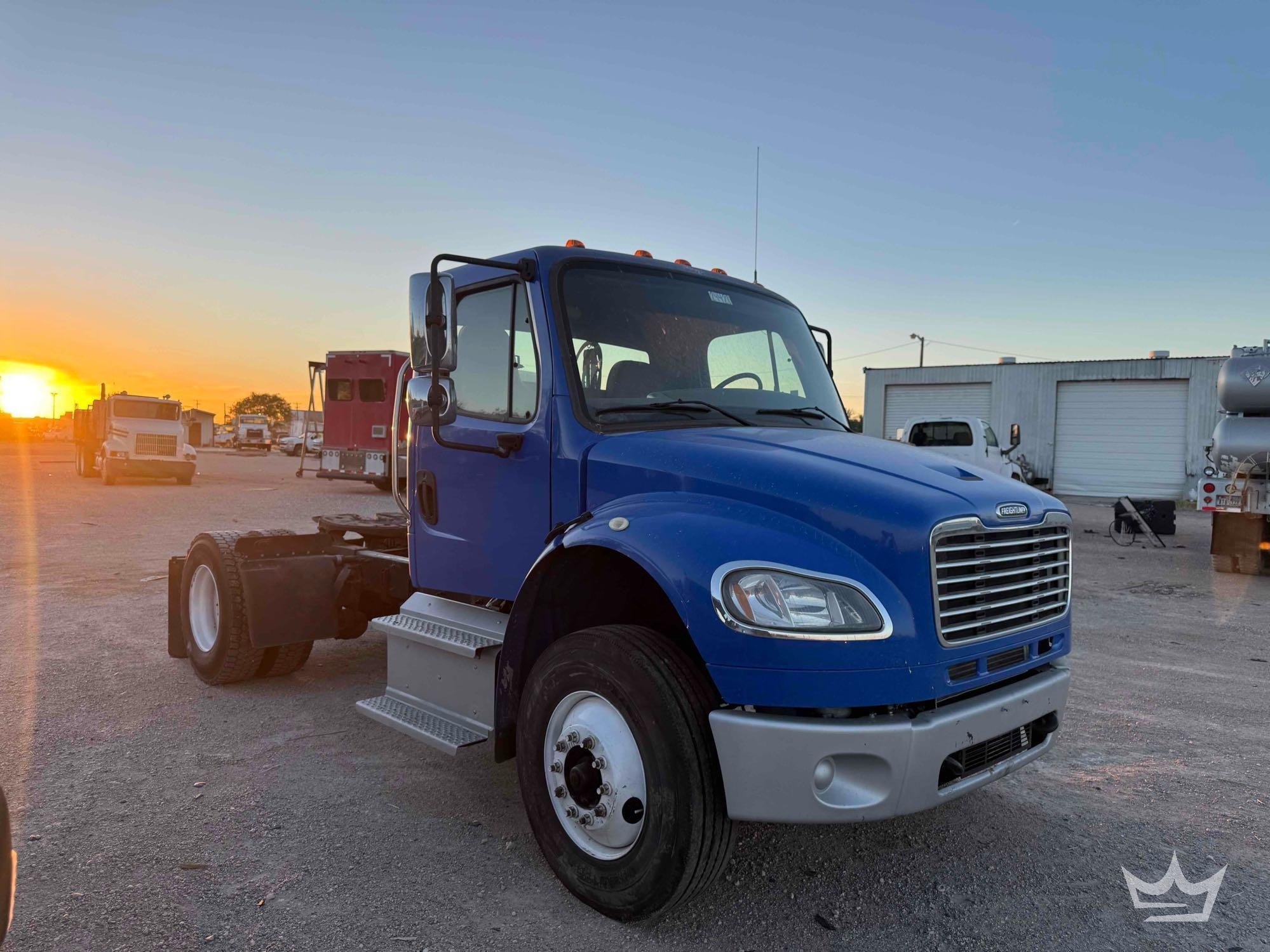 2016 Freightliner M2 106 S/A Day Cab Truck Tractor (A64194)