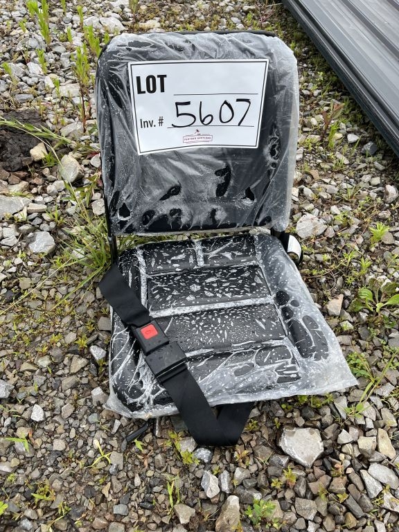 New Tractor Seat (A47371)