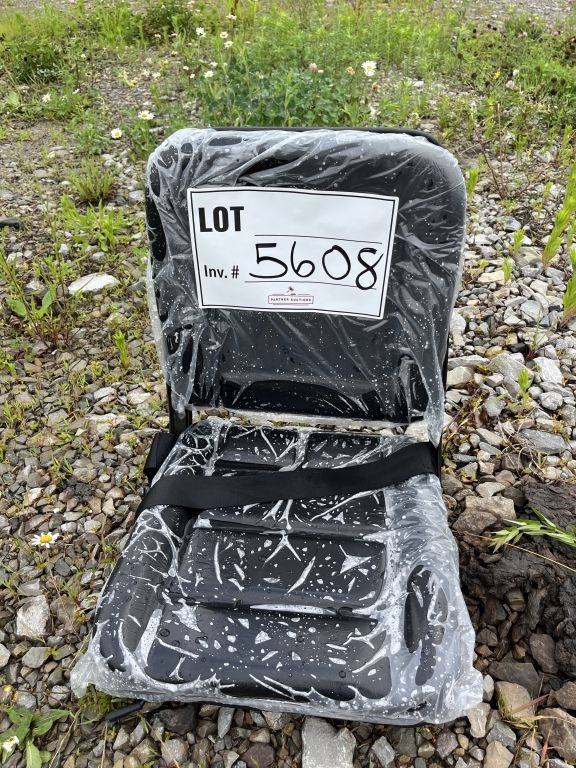 New Tractor Seat (A47371)