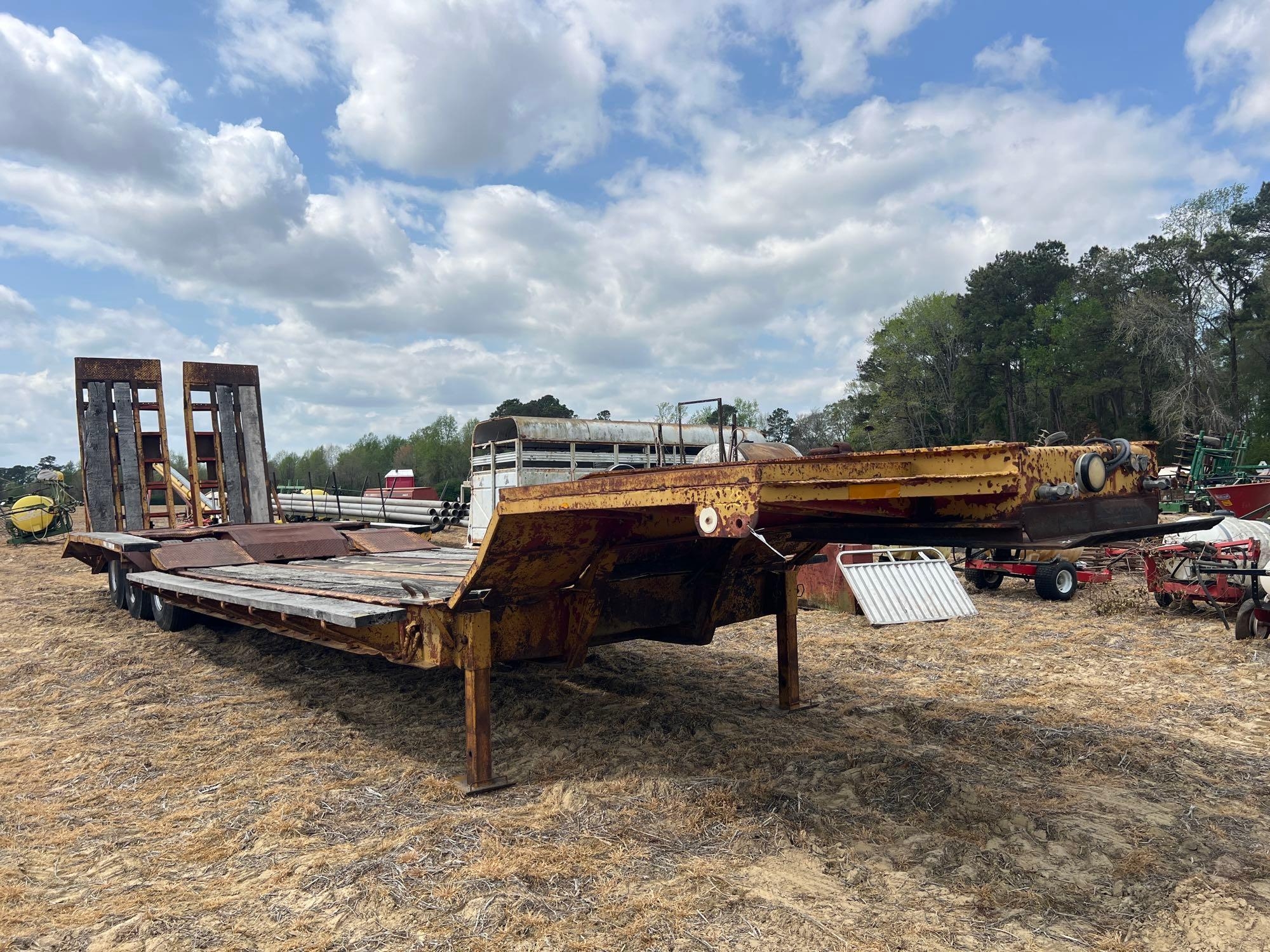 1975 HOMEBUILT TR-AXLE LOWBOY TRAILER (A64278)