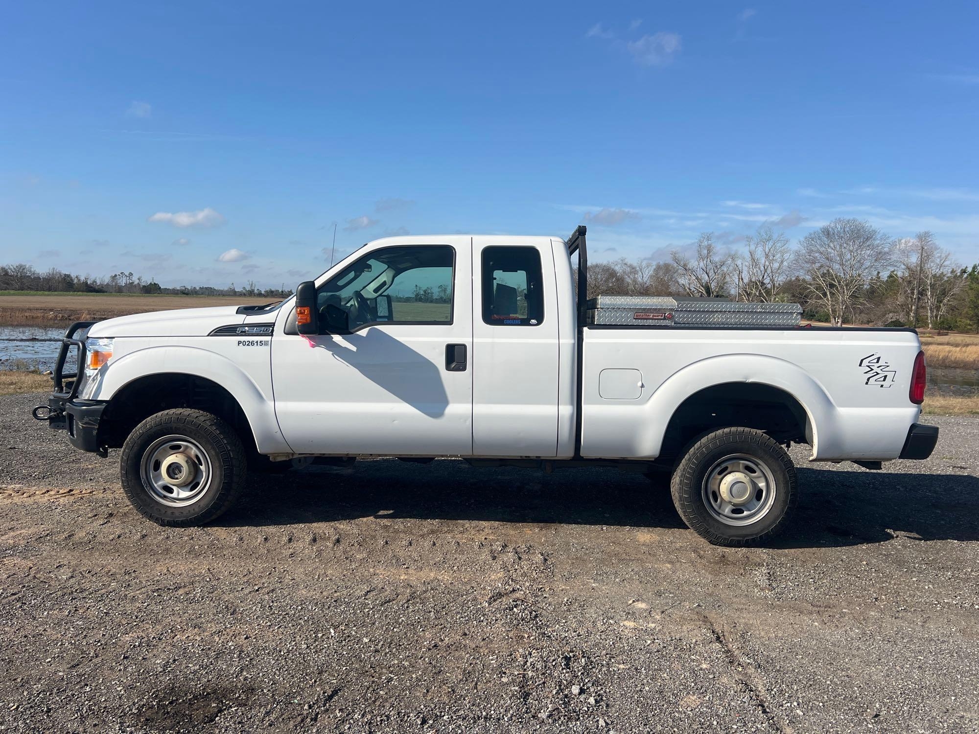 2014 FORD F-250 XL SUPER DUTY EXT CAB TRUCK (A59823)