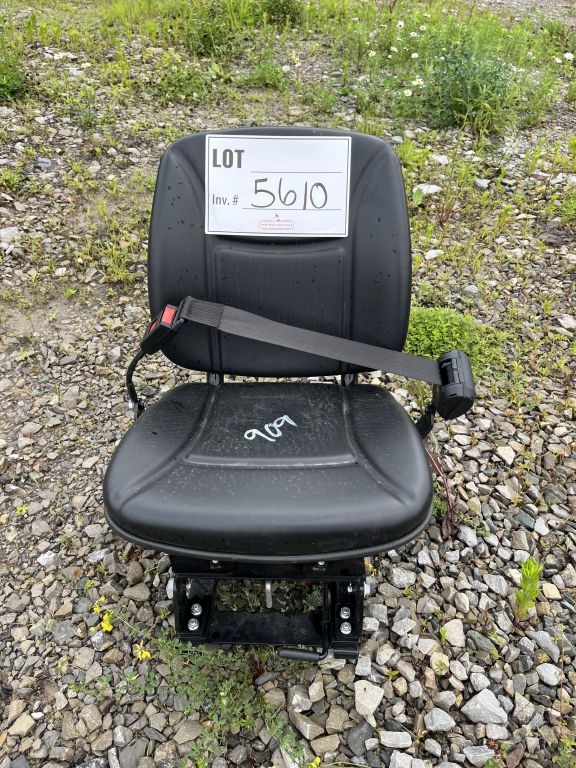 New Tractor Seat (A47371)