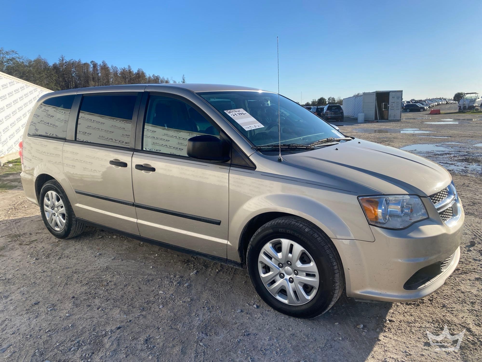 2016 Dodge Grand Caravan van (A61569)