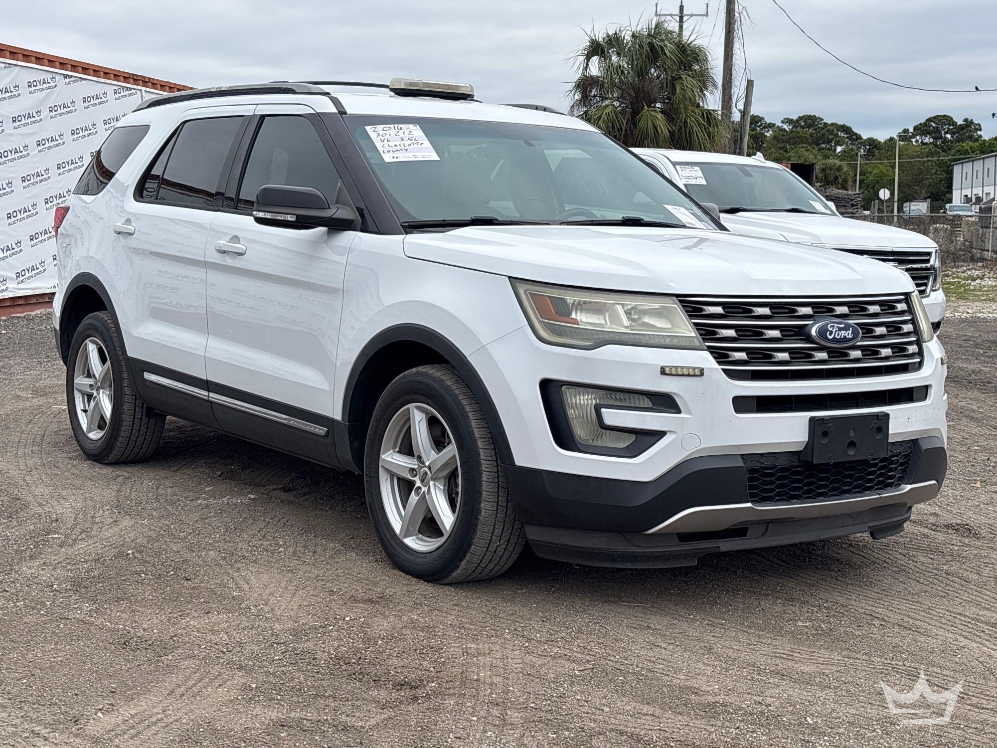 2016 Ford Explorer AWD SUV (A64557)