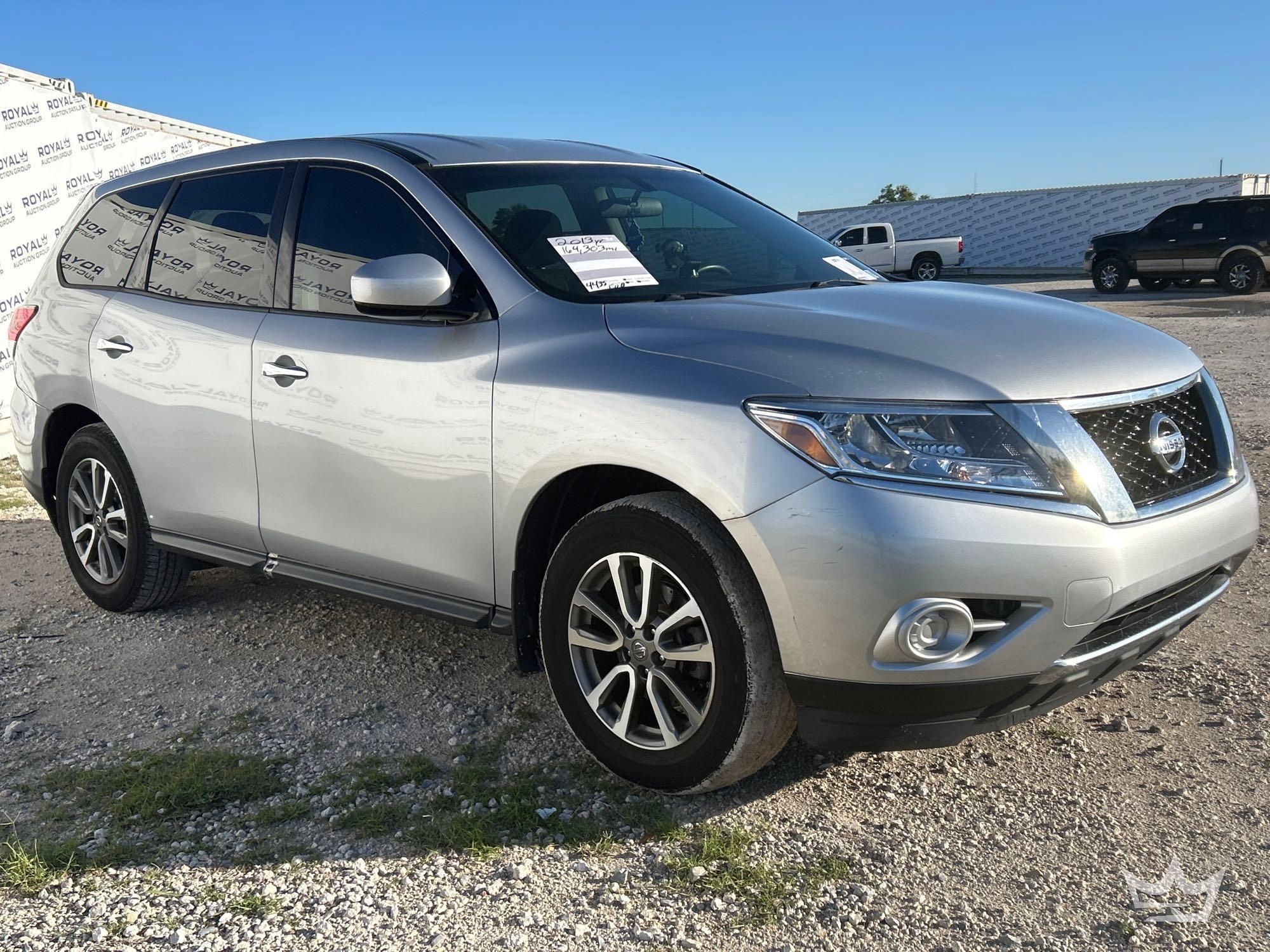 2013 Nissan Pathfinder SUV (A64557)