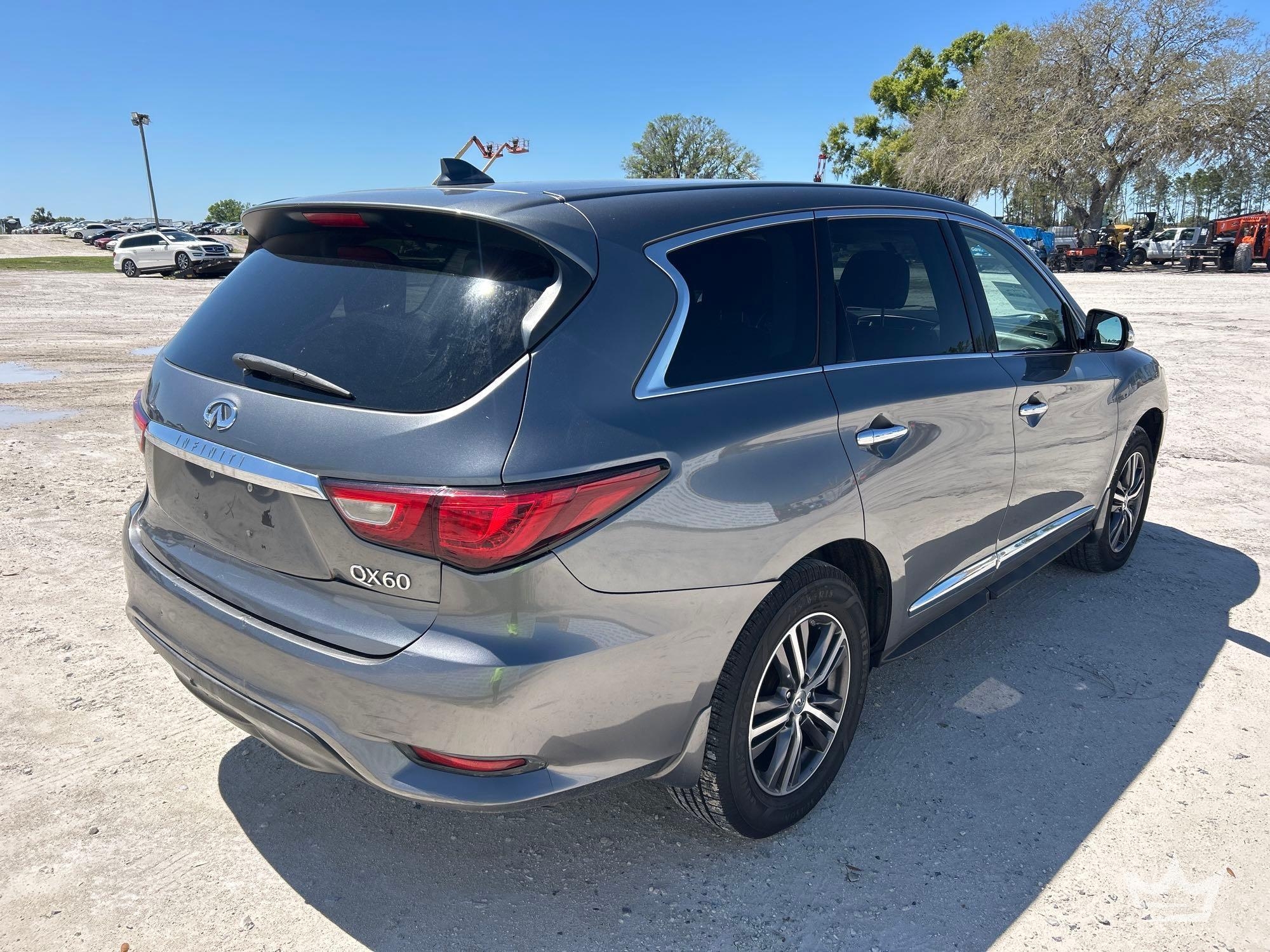 2018 Infiniti QX60 SUV (A64557)
