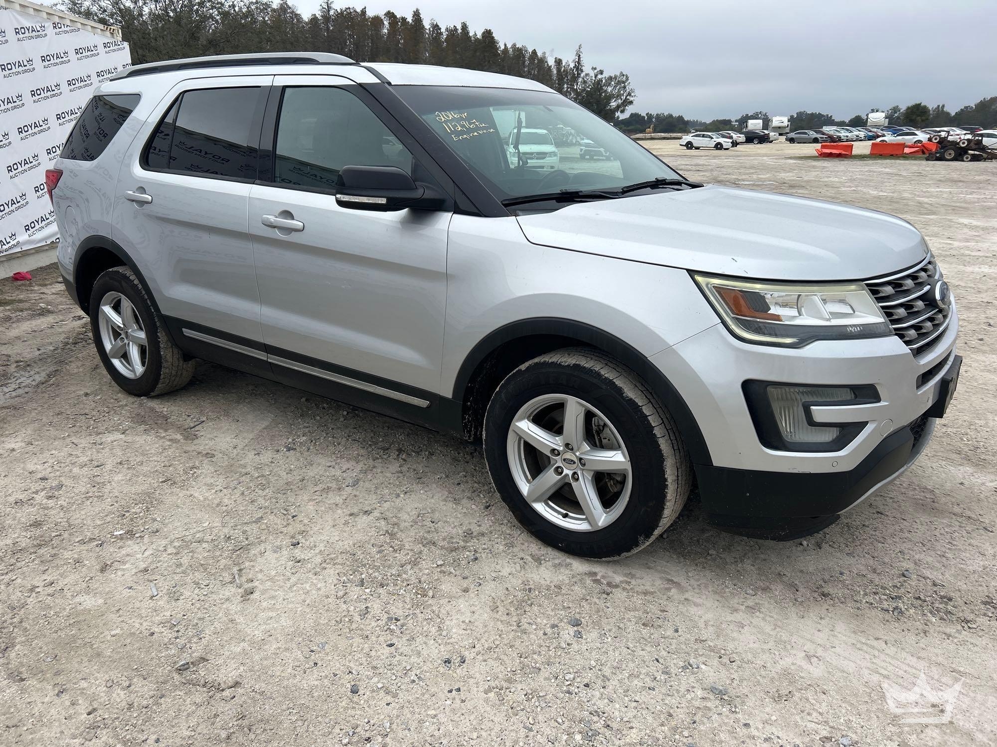 2016 Ford Explorer 4WD XLT SUV (A59231)