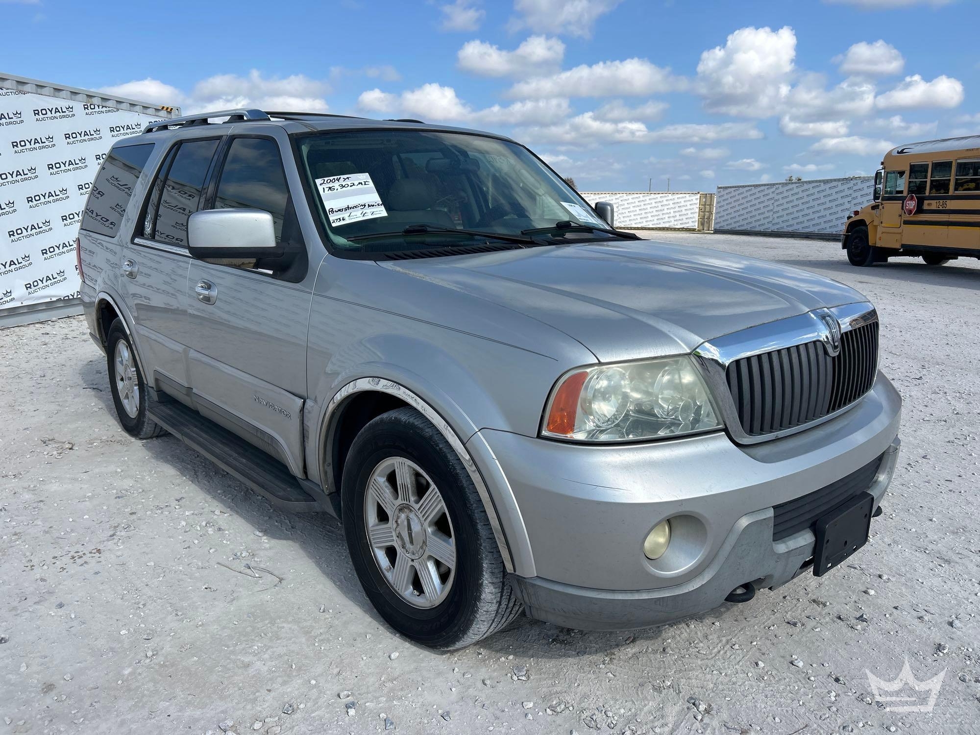 2004 Lincoln Navigator SUV (A61574)