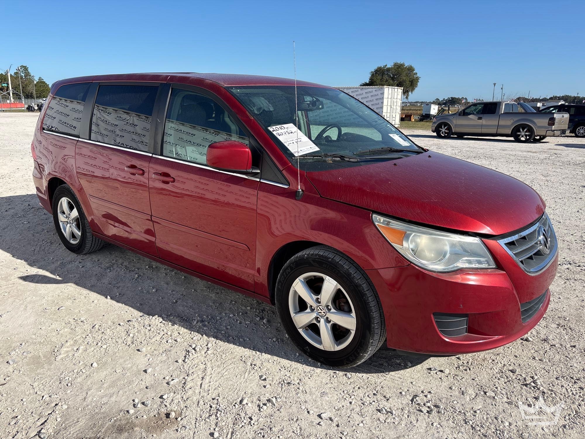 2010 Volkswagen Routan Van (A59231)