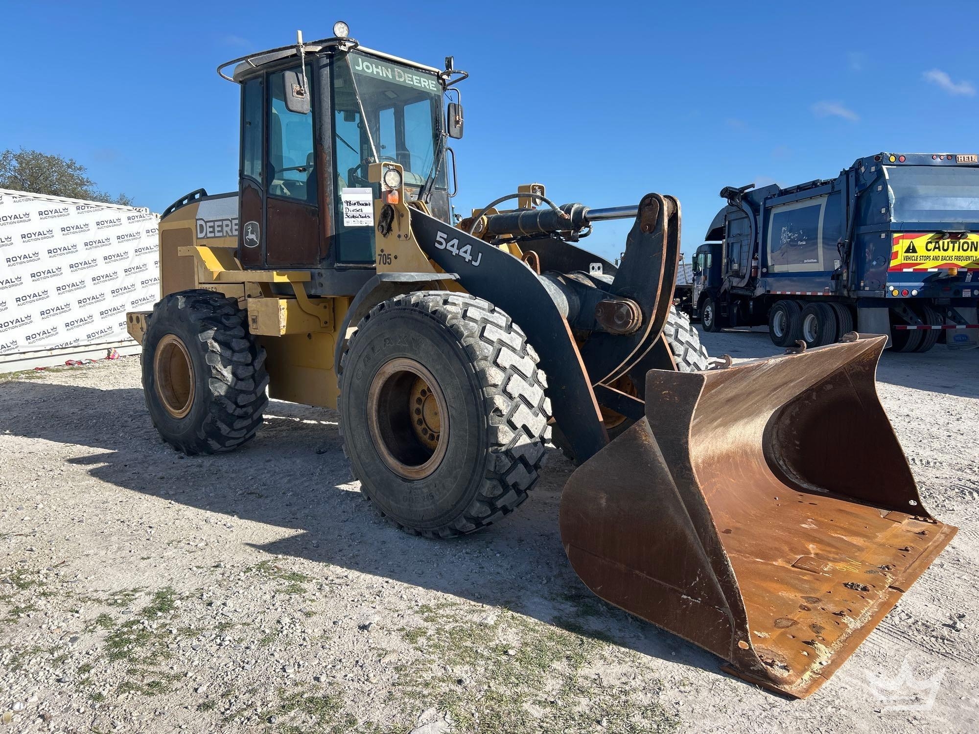 2004 John Deere 544J Articulated Wheel Loader (A64553)