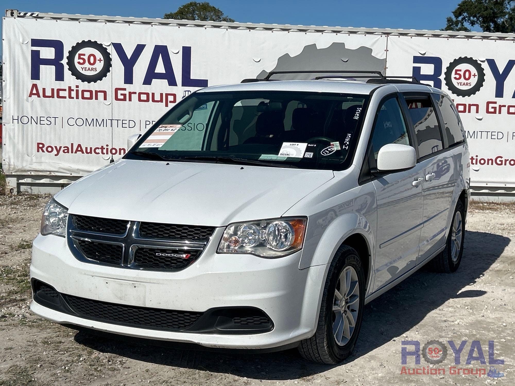 2016 Dodge Caravan SXT Van (A55853)