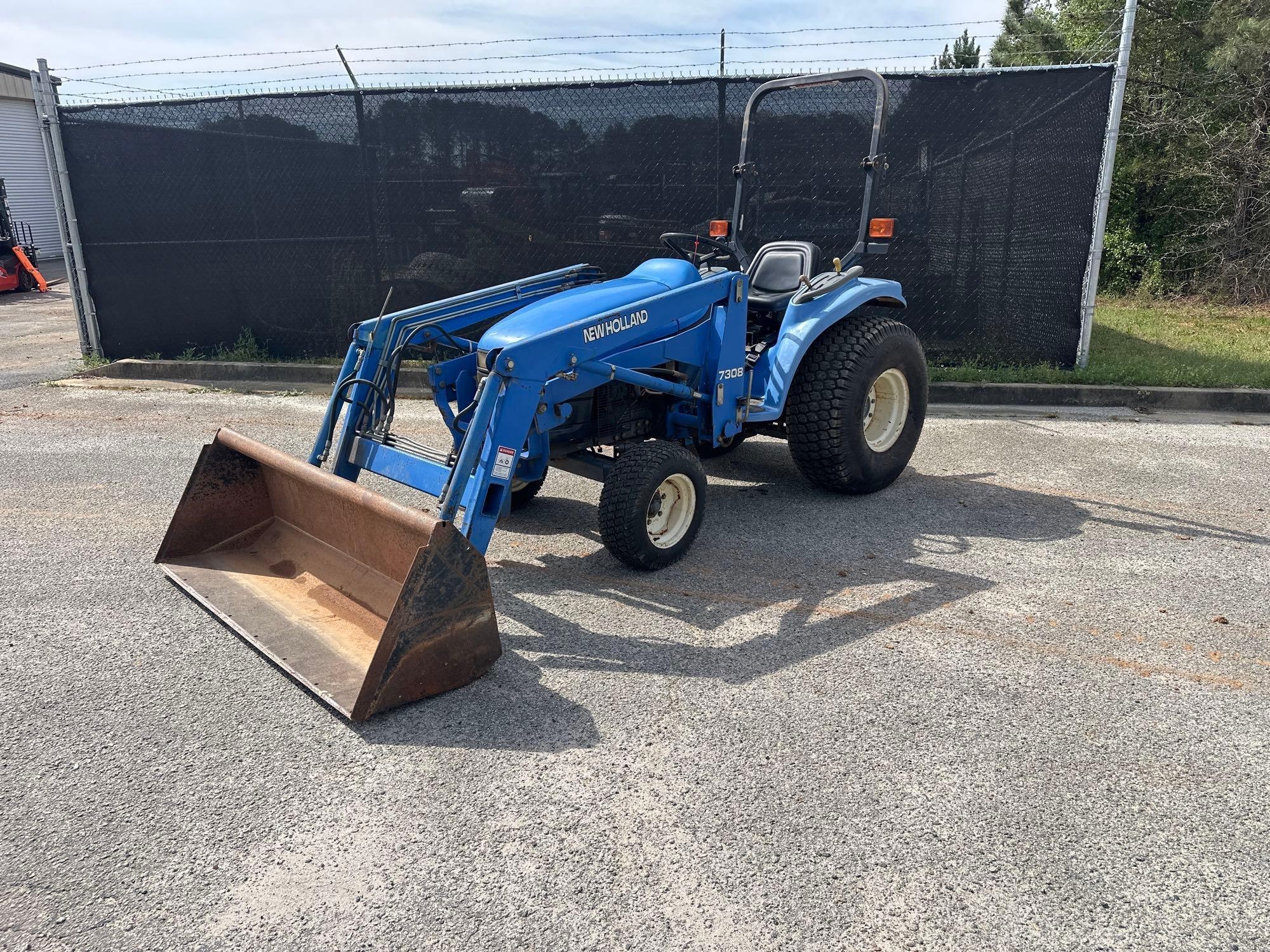 New Holland TC29 Farm Tractor (A65579)