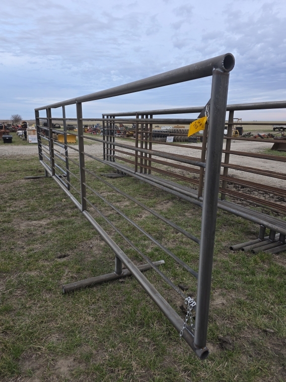 (1) Texas Built 25' Stand Alone Livestock Panel W/ Swing Gate (A66408)