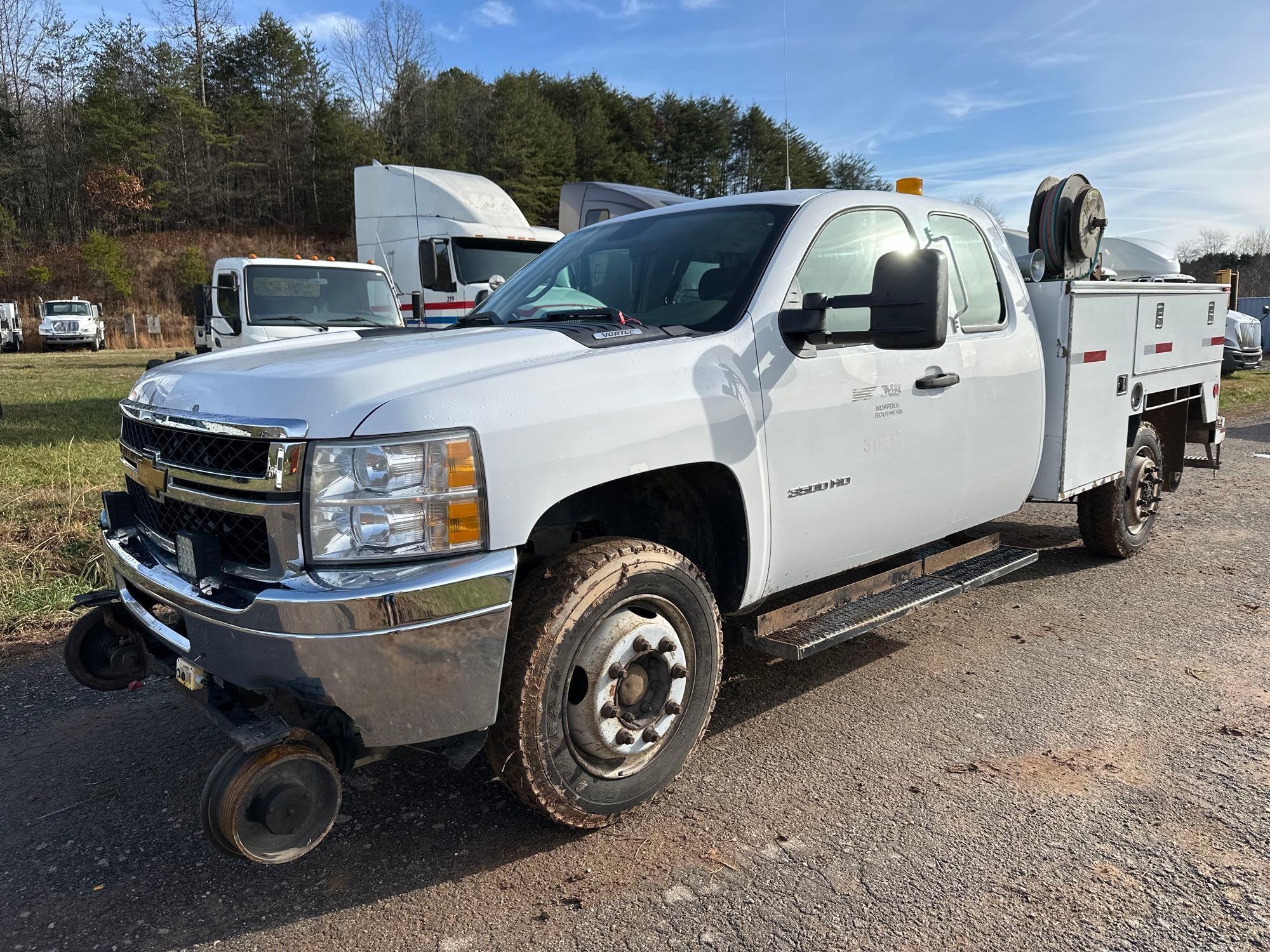 2013 Chevrolet Silverado 4x4 Service Truck, VIN # 1GC2KZCGXDZ156404 (A57453)