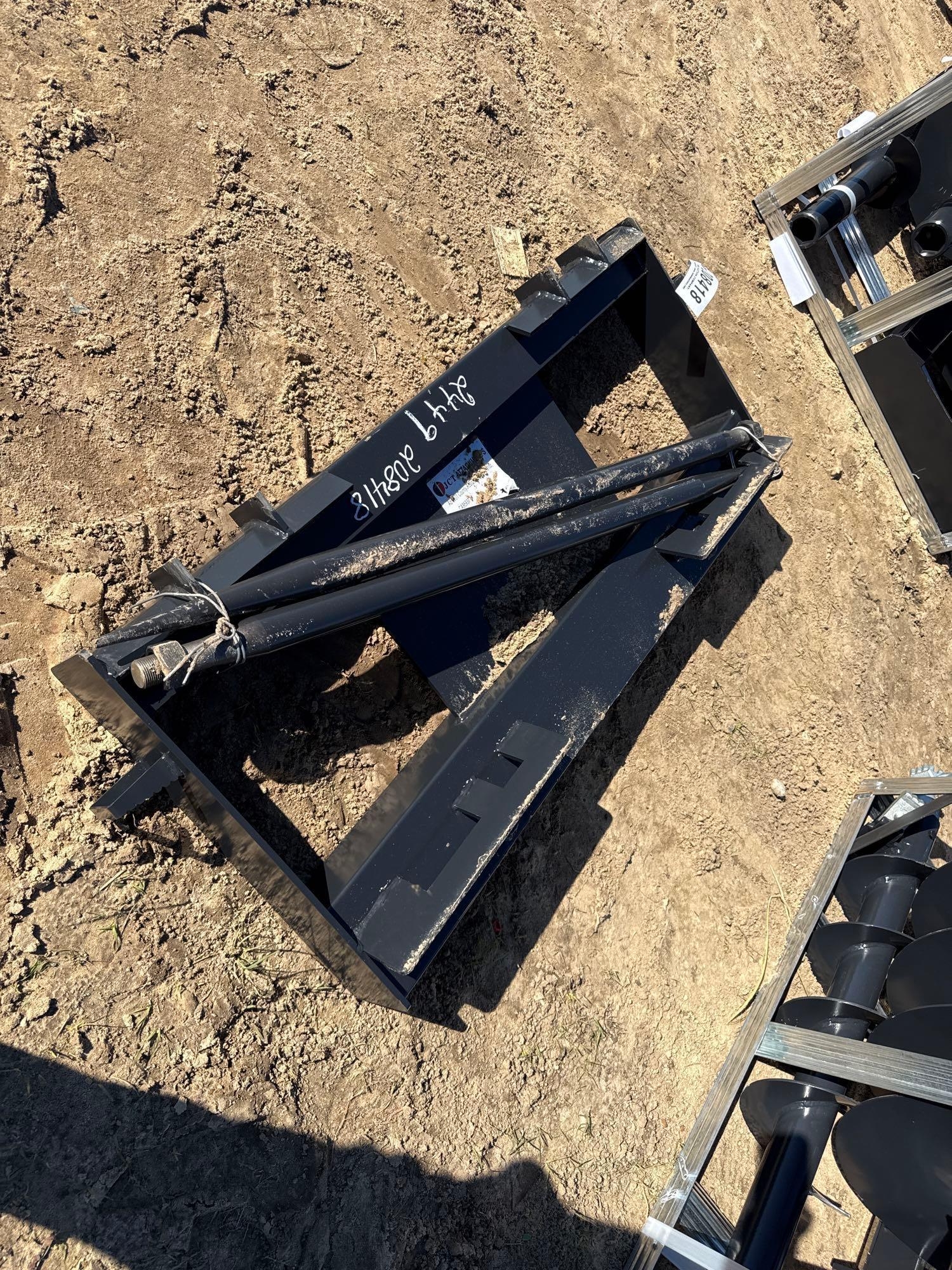 UNUSED JCT 2 PRONG BALE SPEAR (A58376)