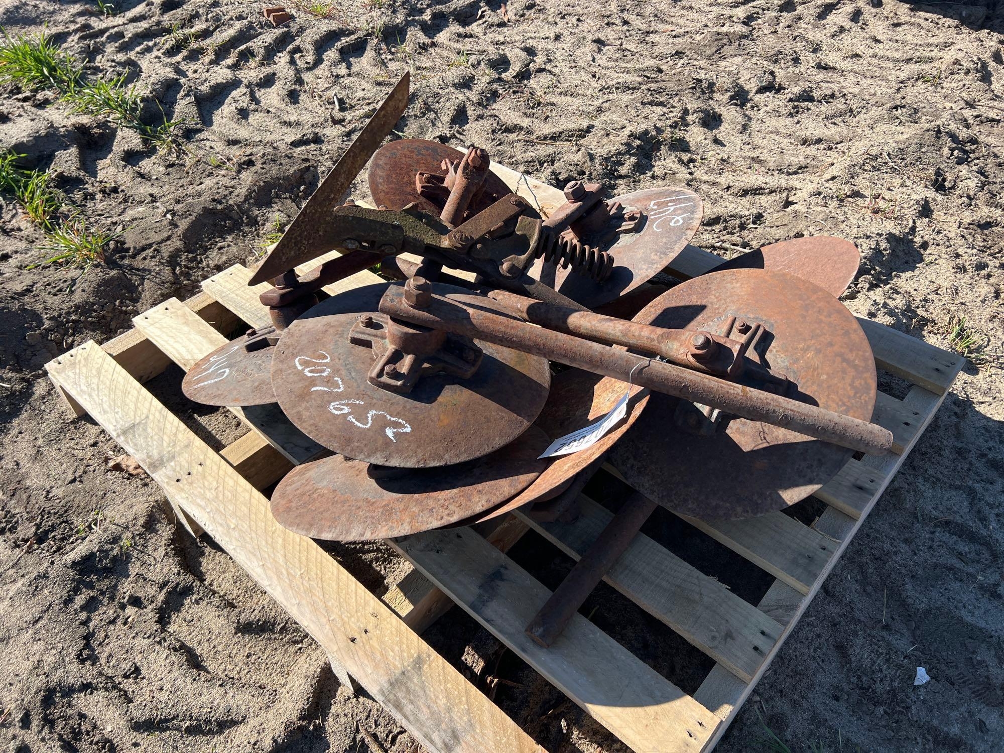 PALLET OF DISC HILLERS (A63290)