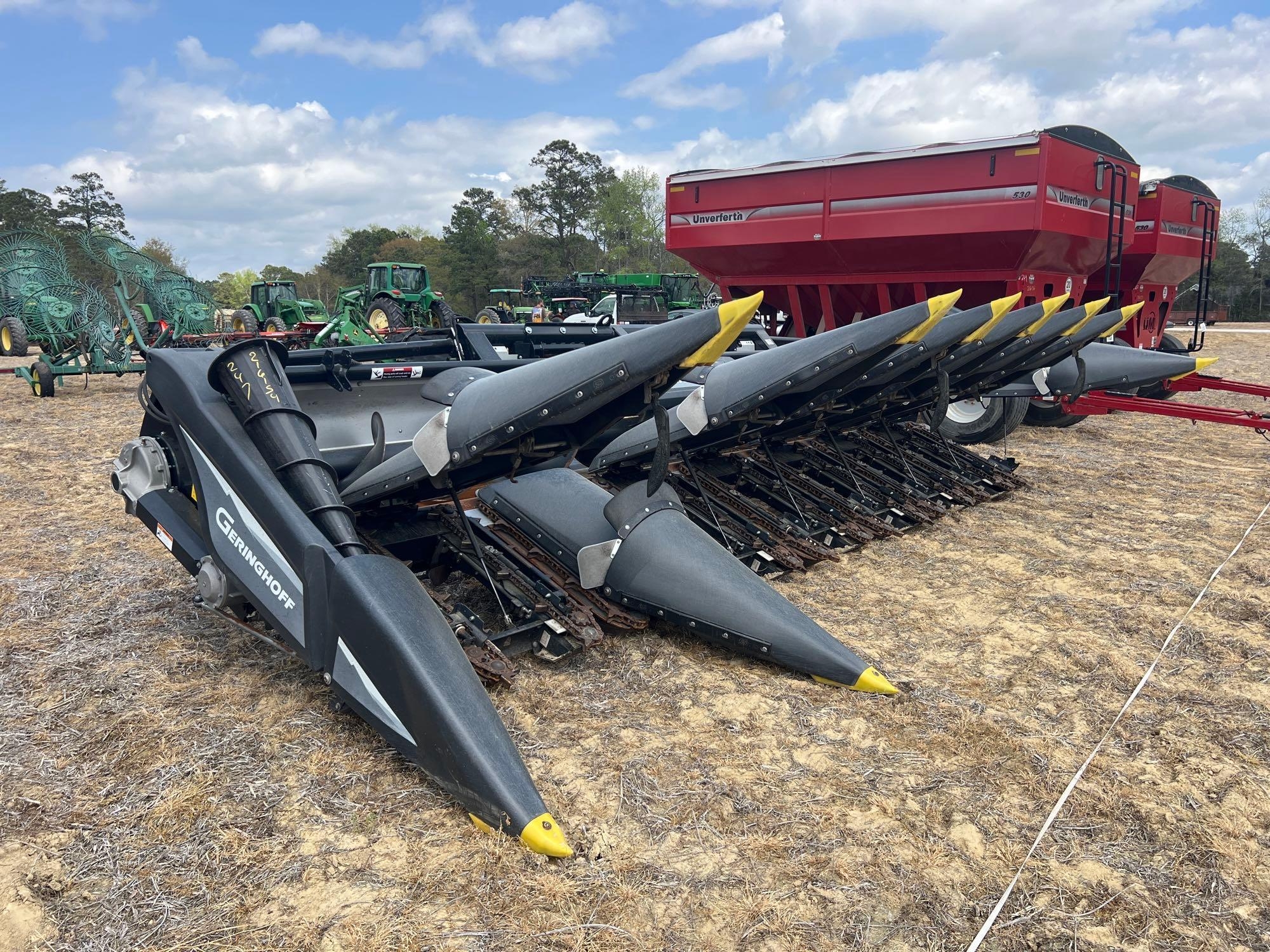 2023 GERINGHOFF PATRIOT RD8R30" CHOPPING CORN HEAD (A64278)