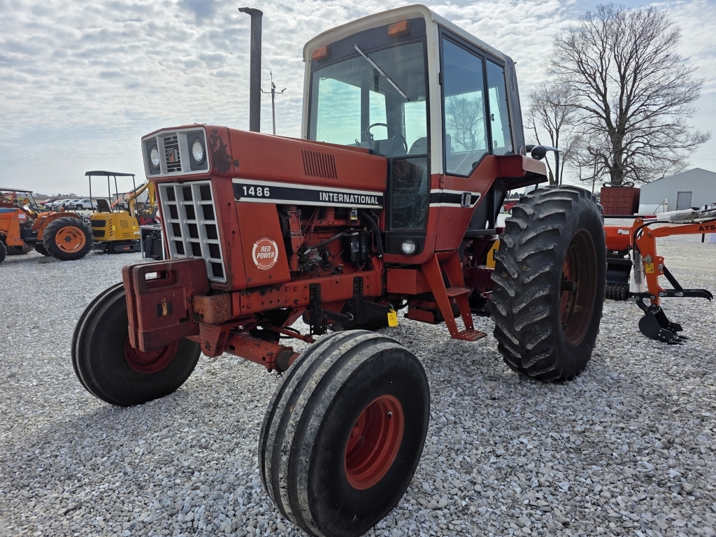 IH 1486 Tractor (A66285)