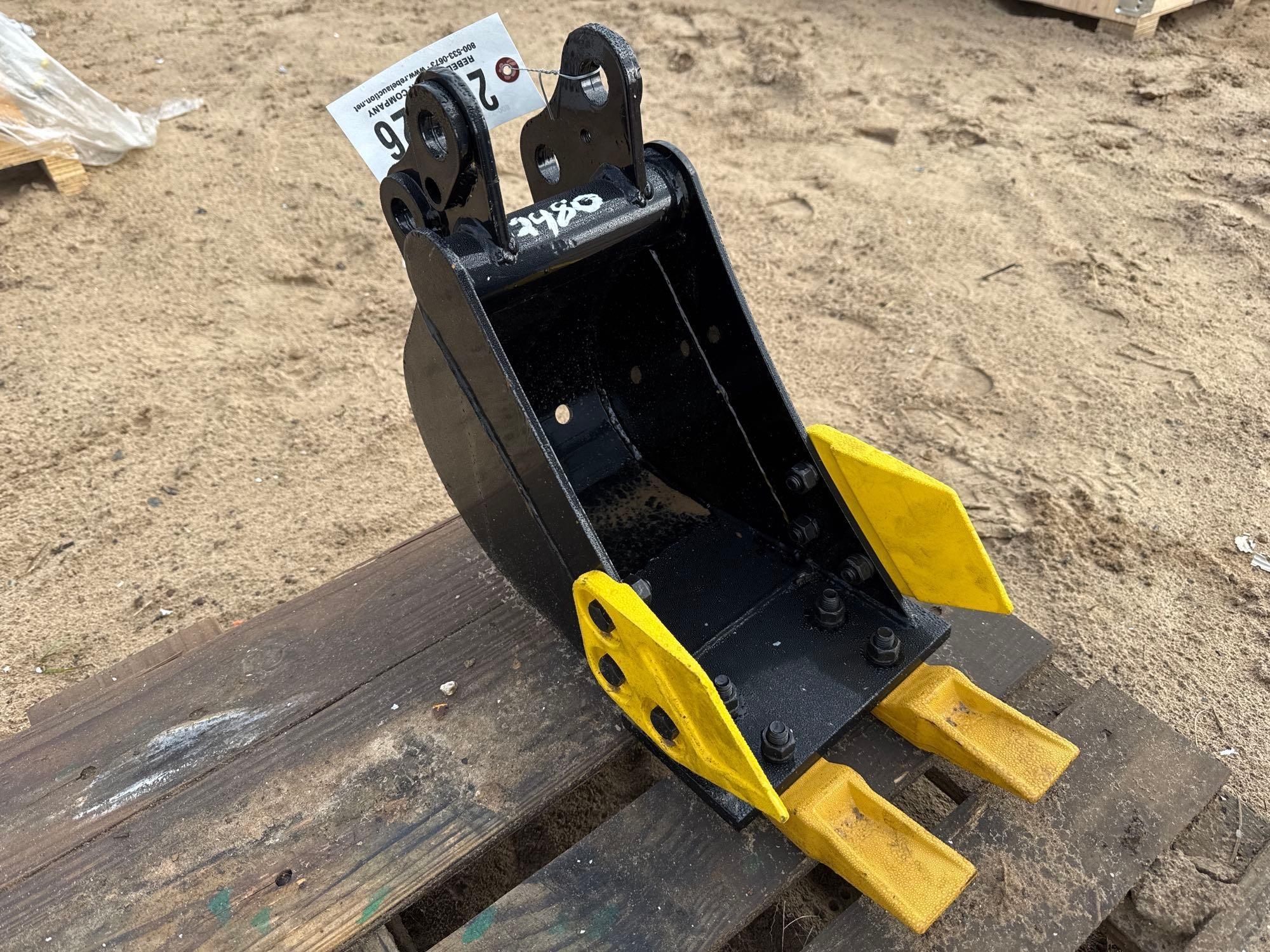 UNUSED 7" MINI EXCAVATOR TOOTHBED BUCKET (A60432)