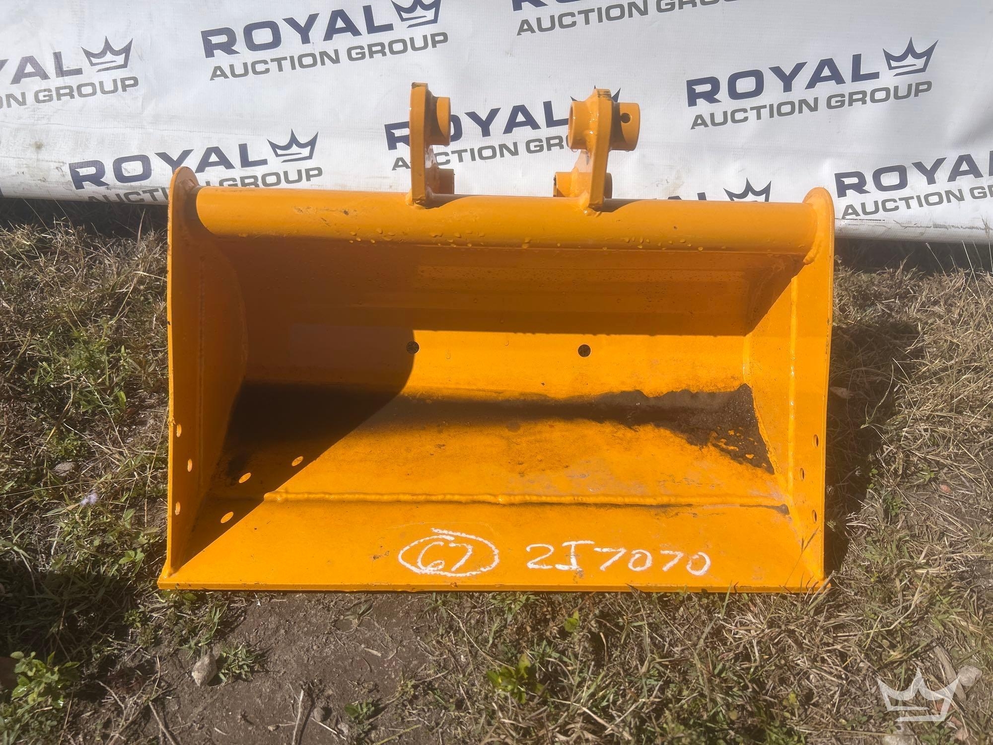 24in Excavator Bucket Attachment (A61567)