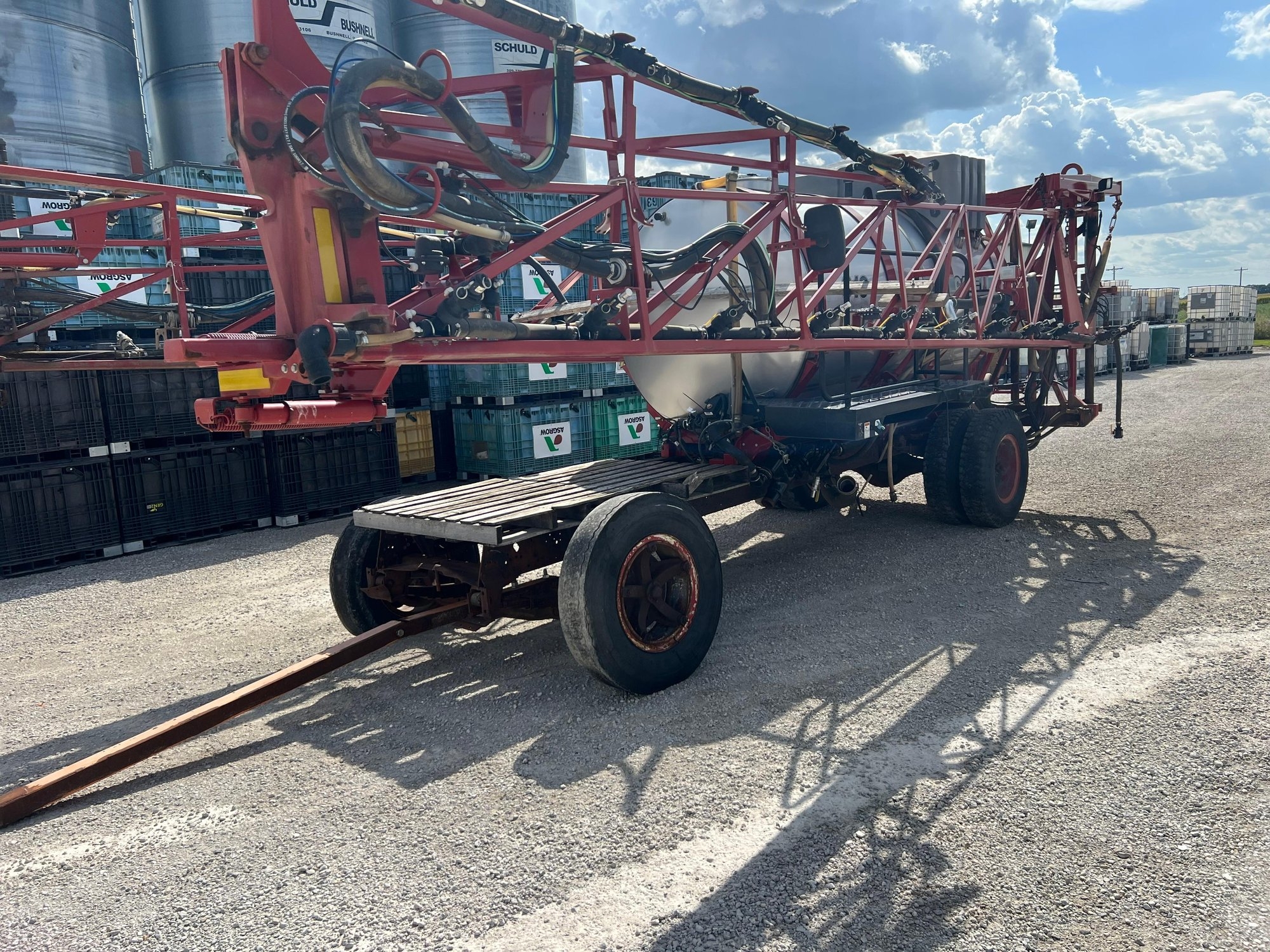 CASE 610 Sprayer System 2000 Gallons (A63118)