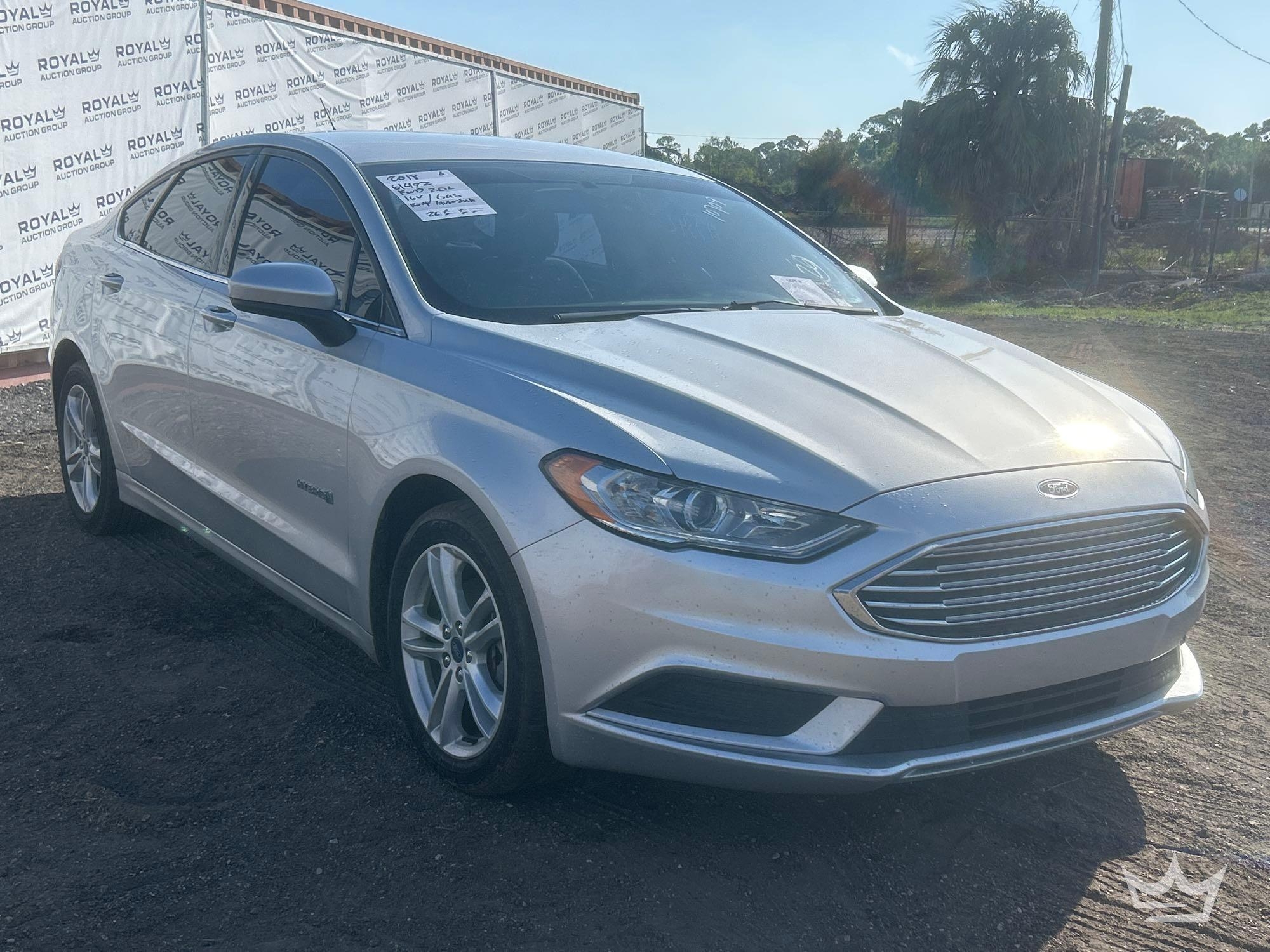 2018 Ford Fusion Hybrid Sedan (A64557)