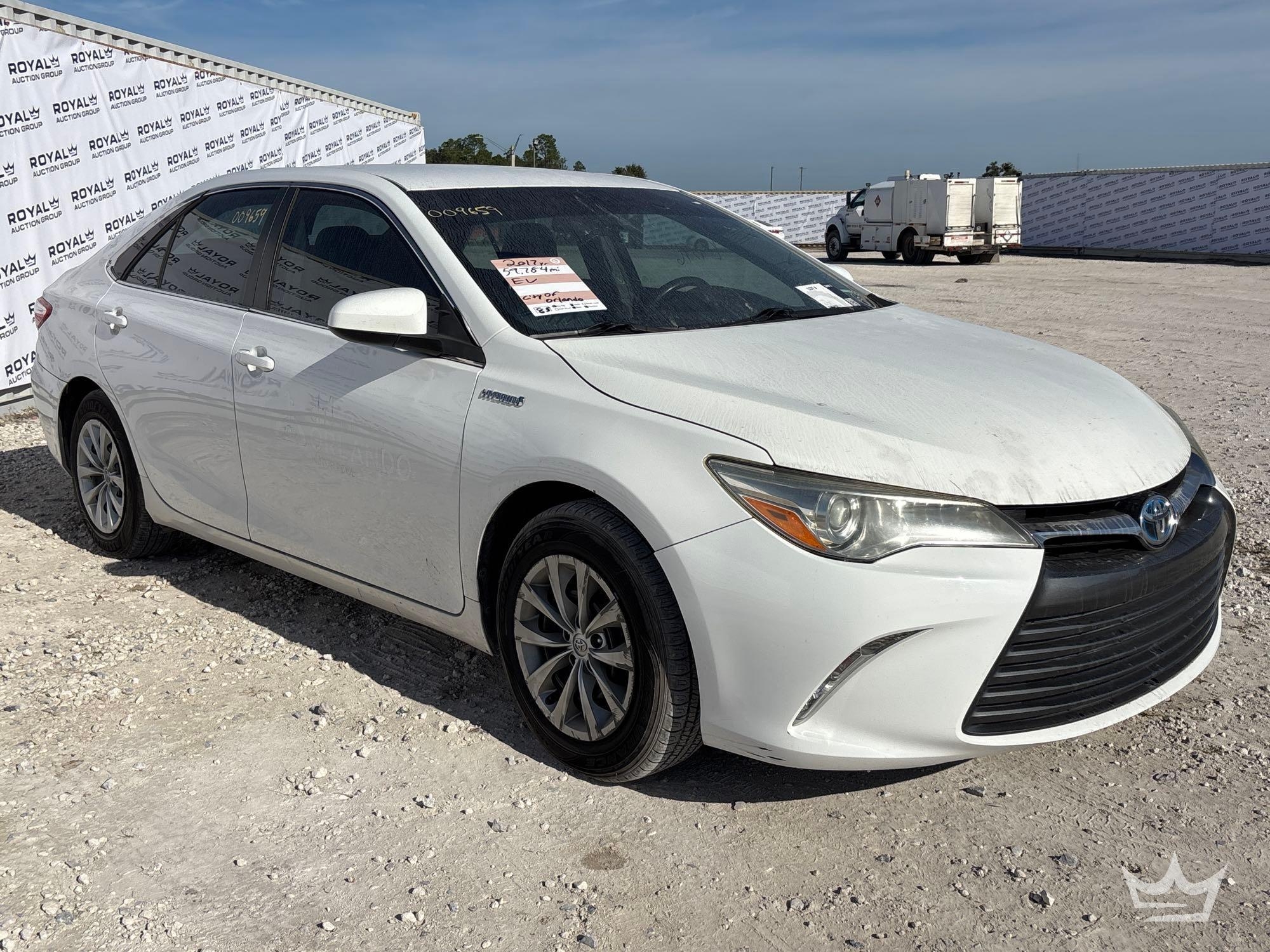 2017 Toyota Camry Hybrid Sedan (A59231)