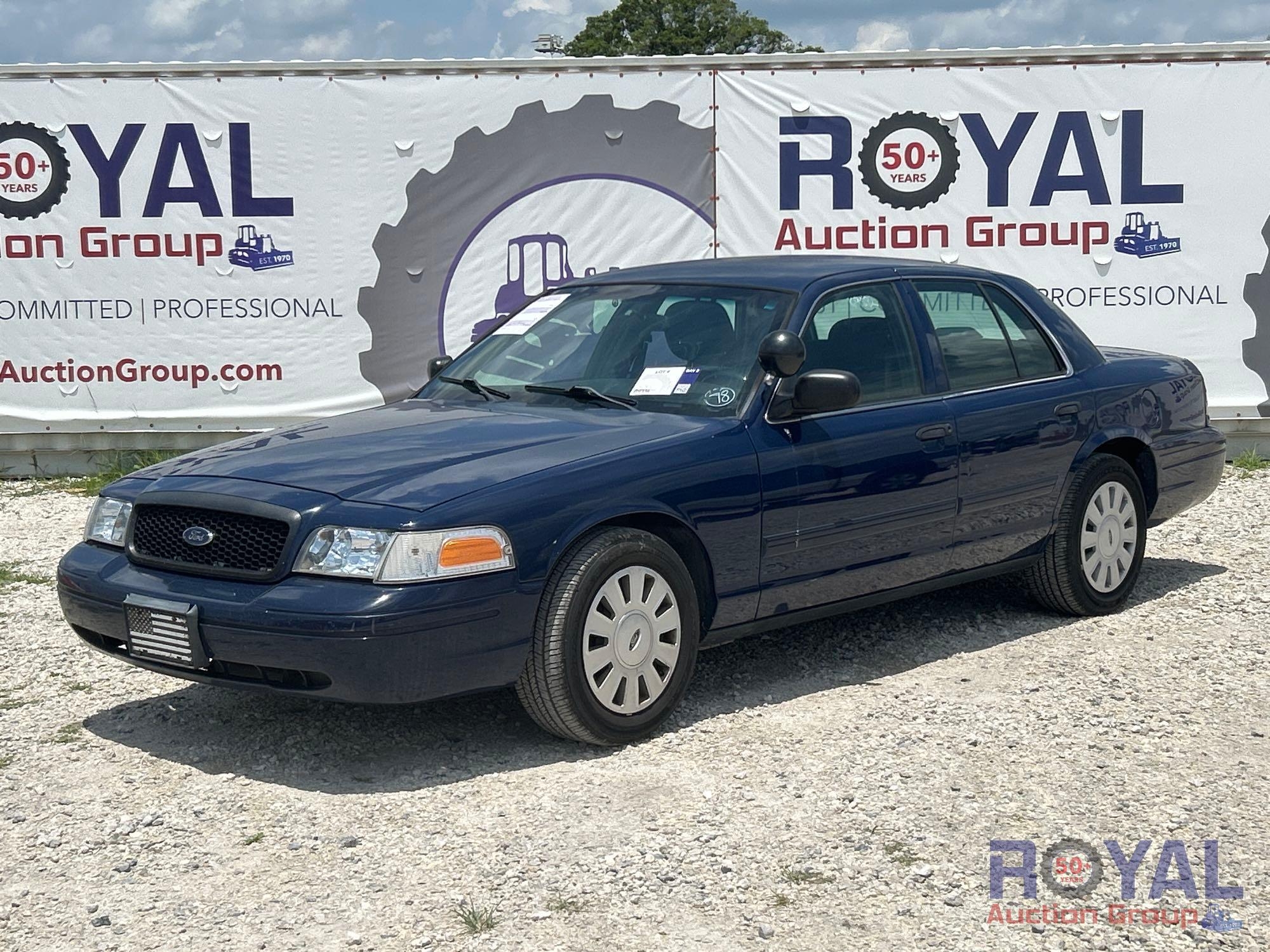 2011 Ford Crown Victoria Sedan (A48082)