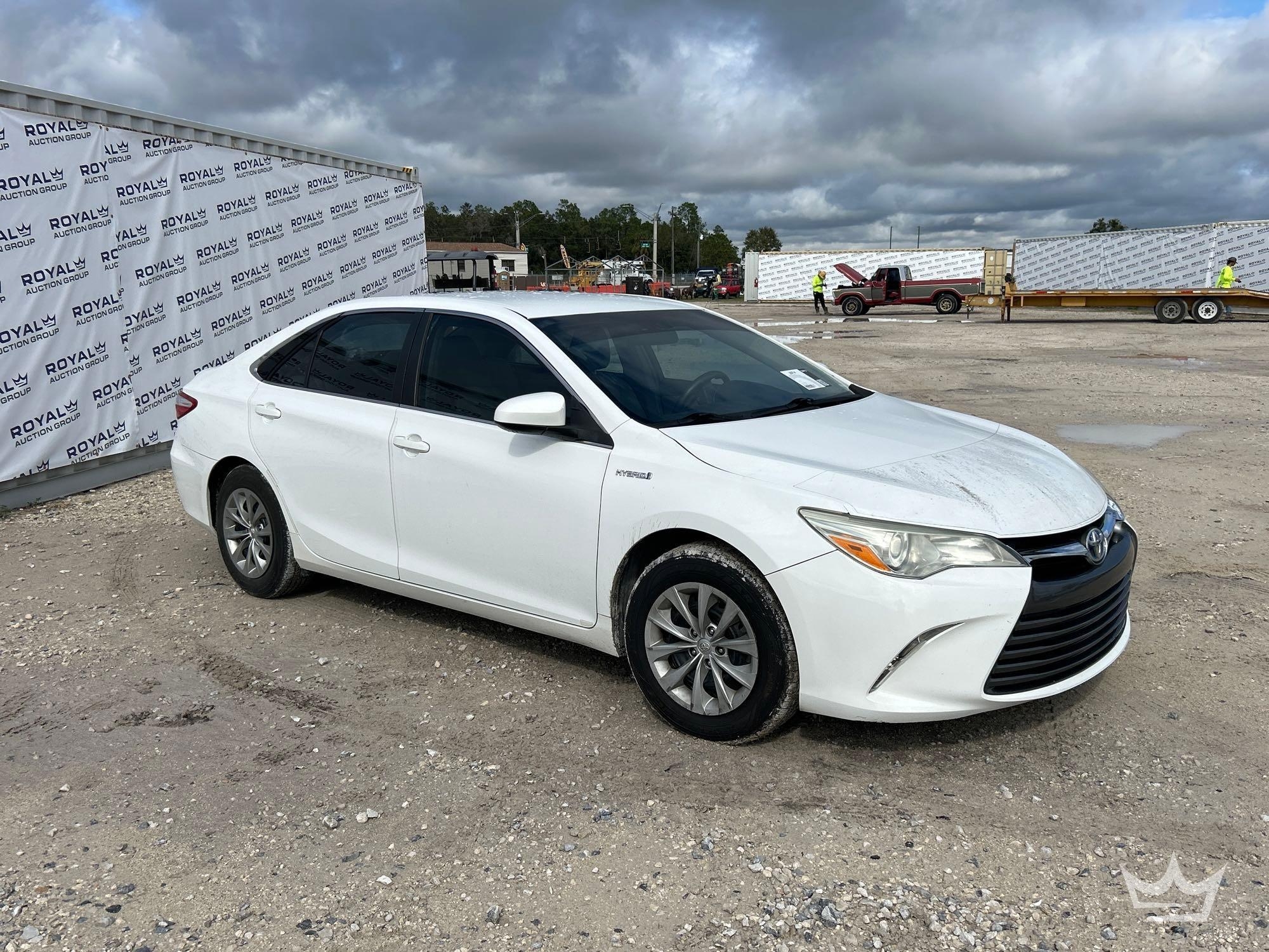 2017 Toyota Camry Hybrid Sedan (A59231)