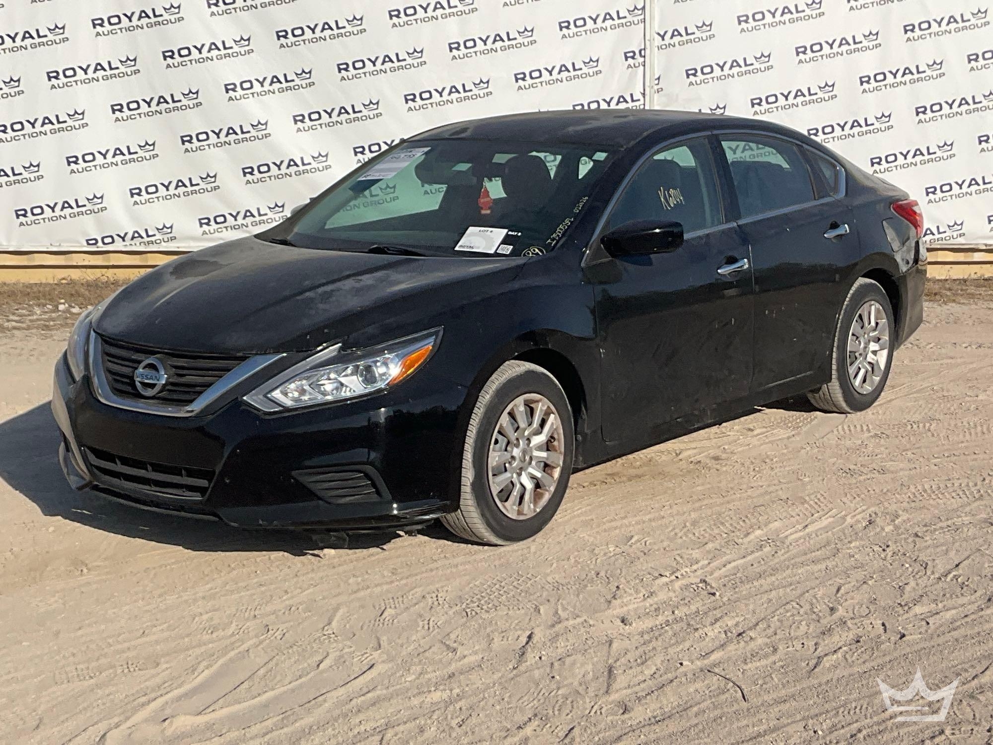 2016 Nissan Altima Sedan (A61574)