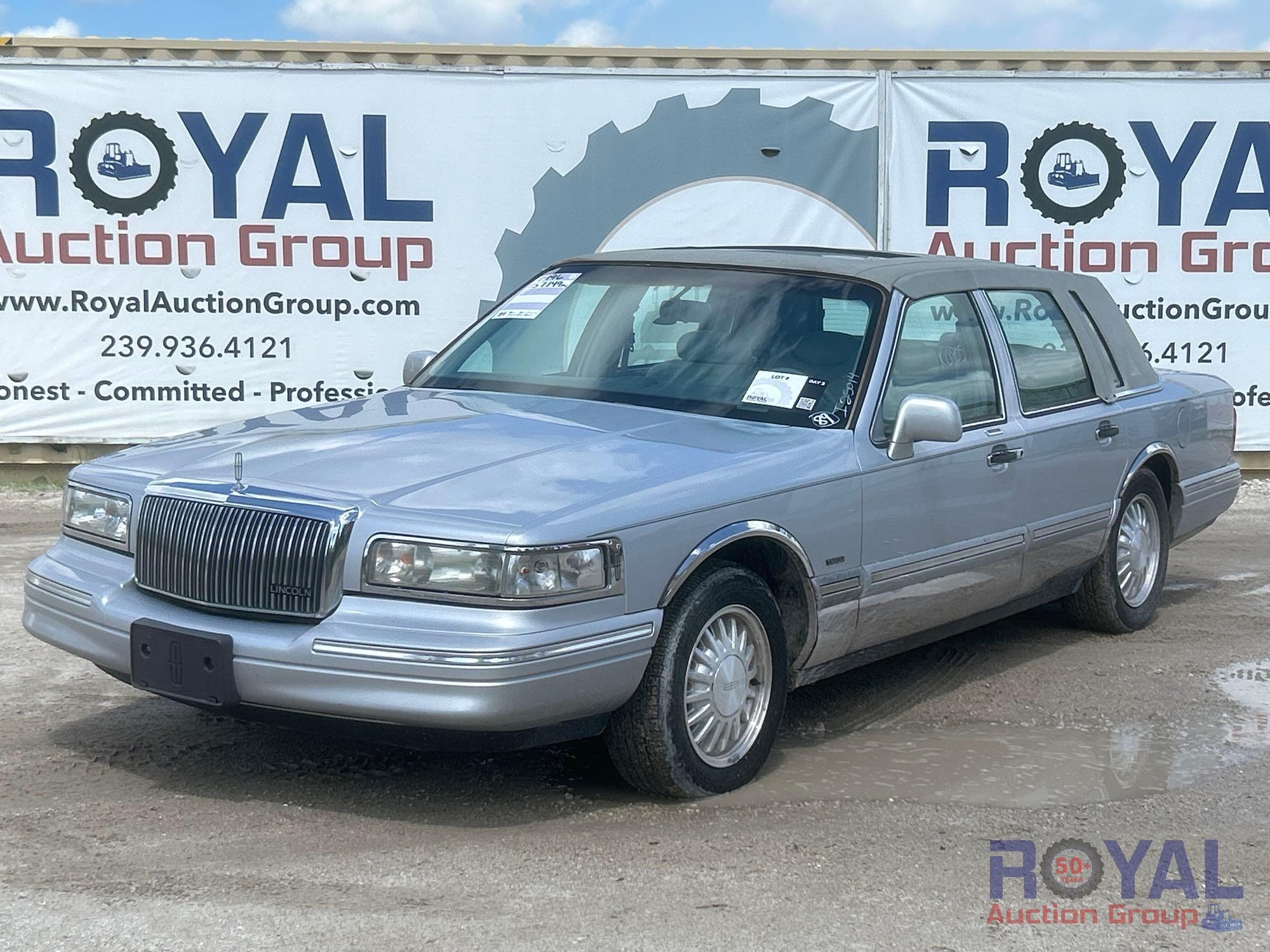 1996 Lincoln Town Car Sedan (A50324)