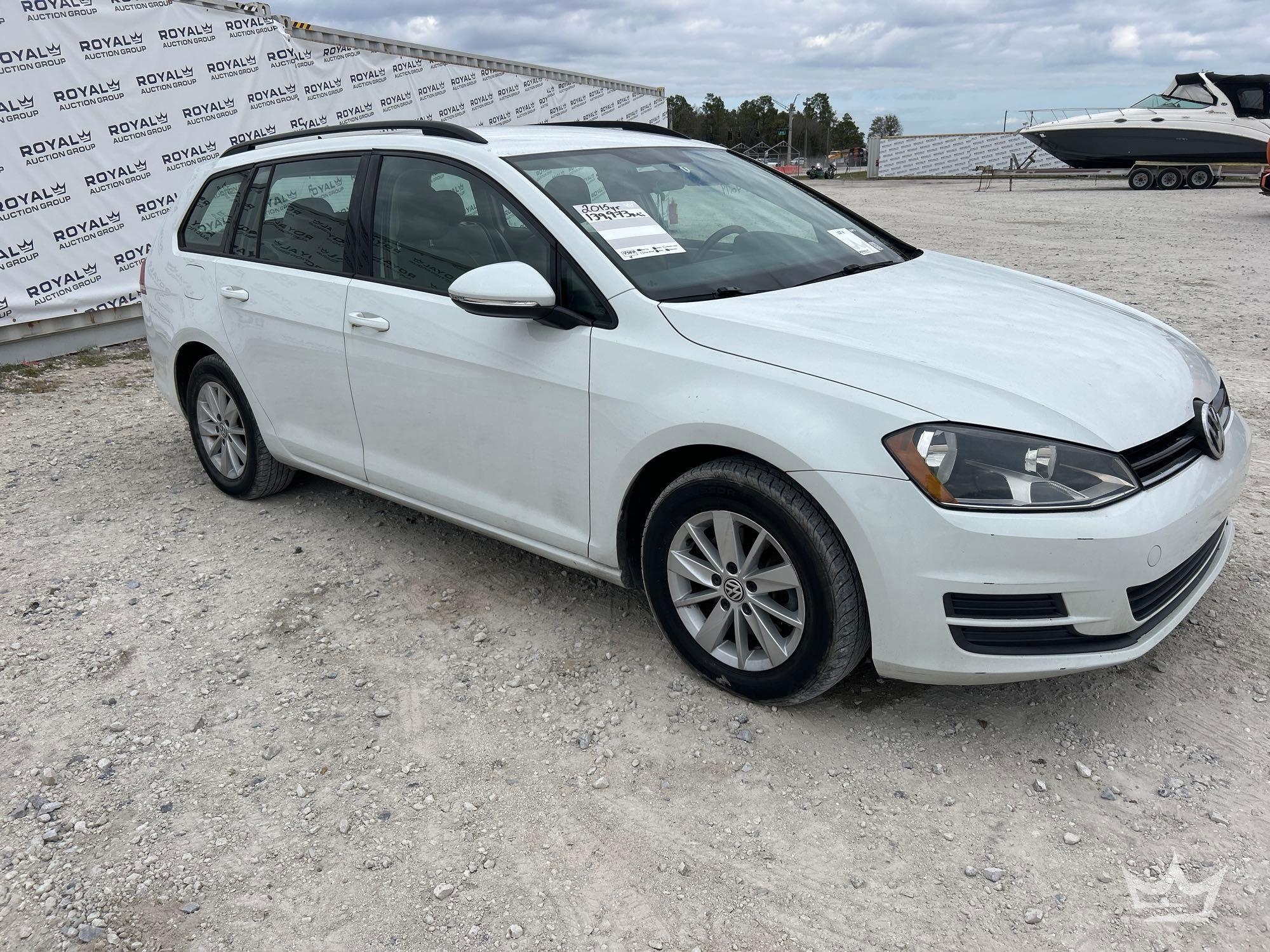 2015 Volkswagen Golf SportWagen Sedan (A61574)