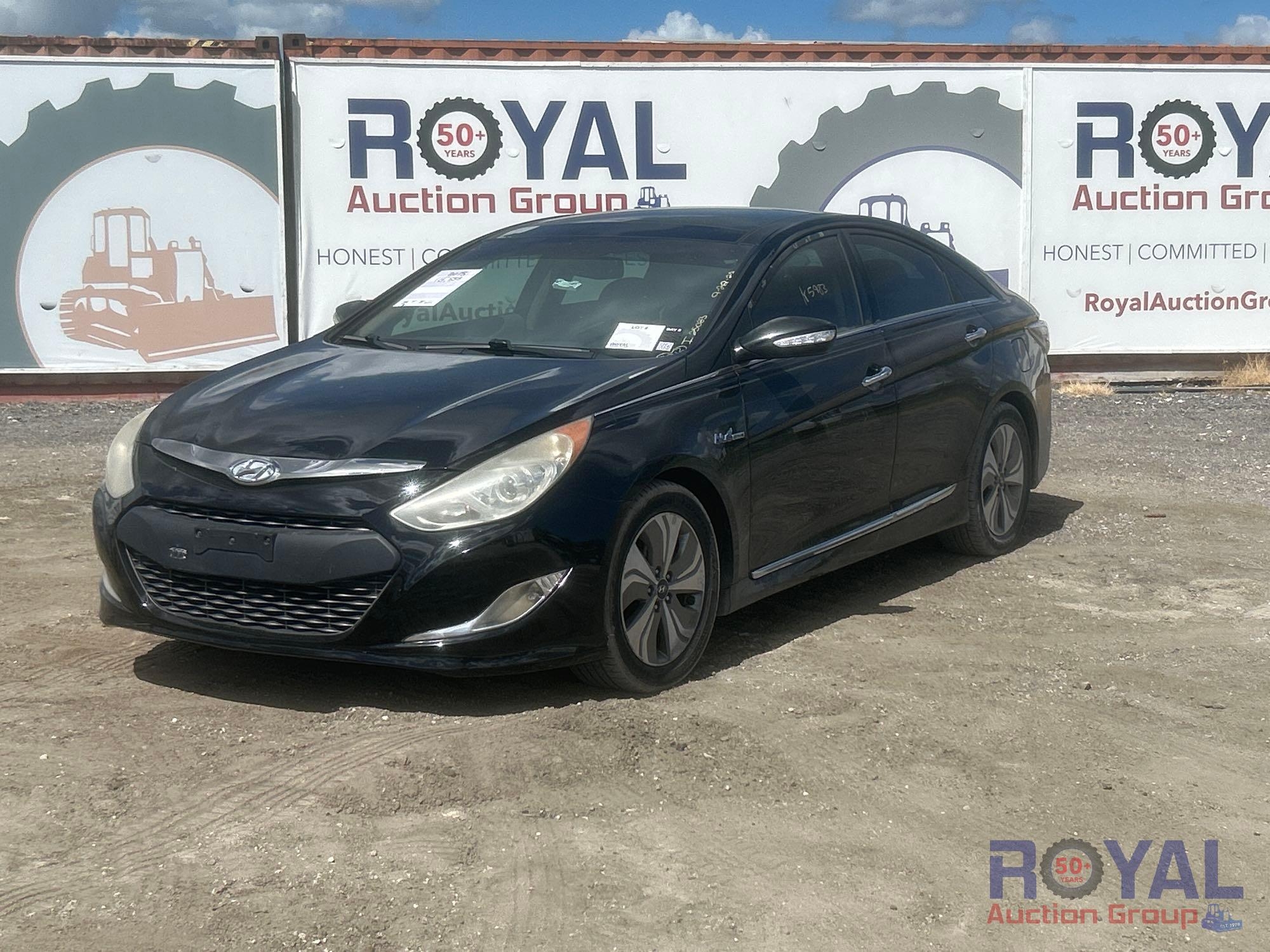 2015 Hyundai Sonata Hybrid Sedan (A53424)