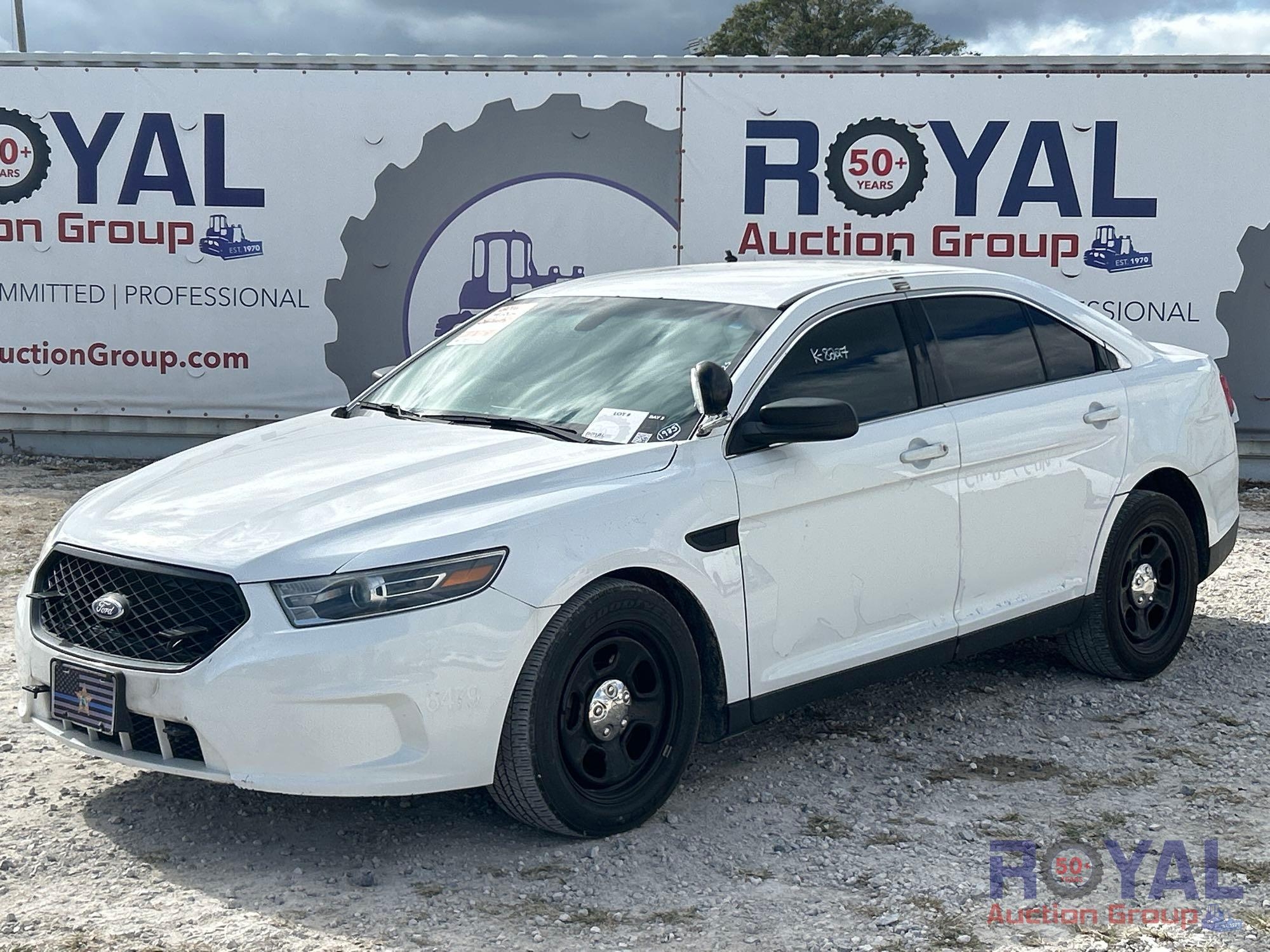 2016 Ford Taurus Sedan (A55853)