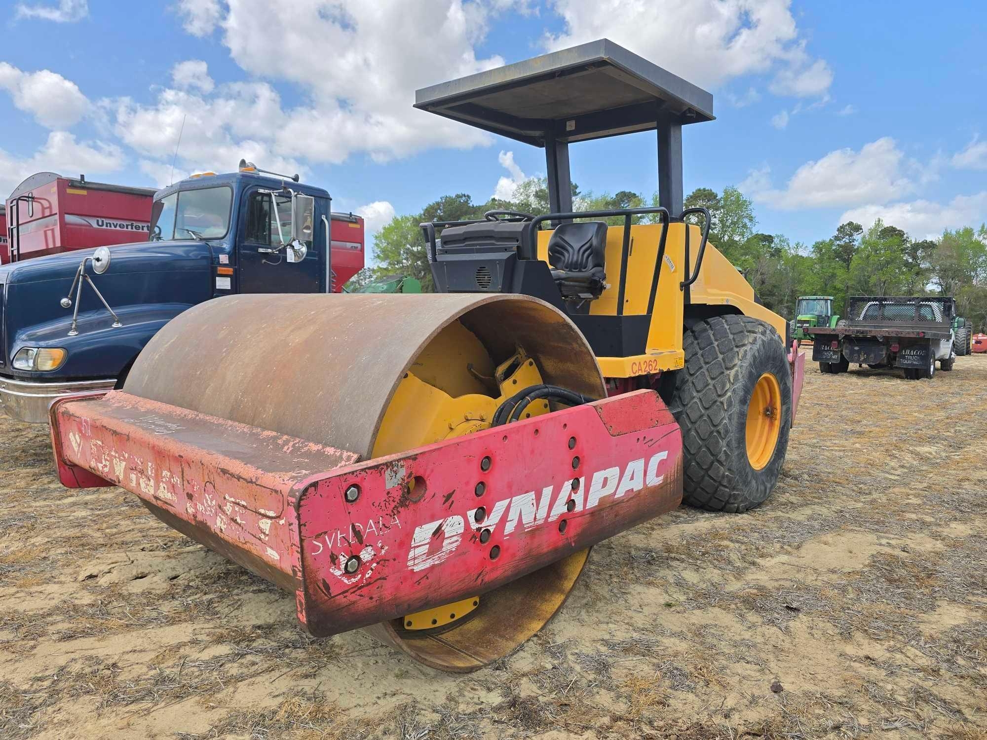 DYNAPAC CA262 VIBRATORY ROLLER (A64278)