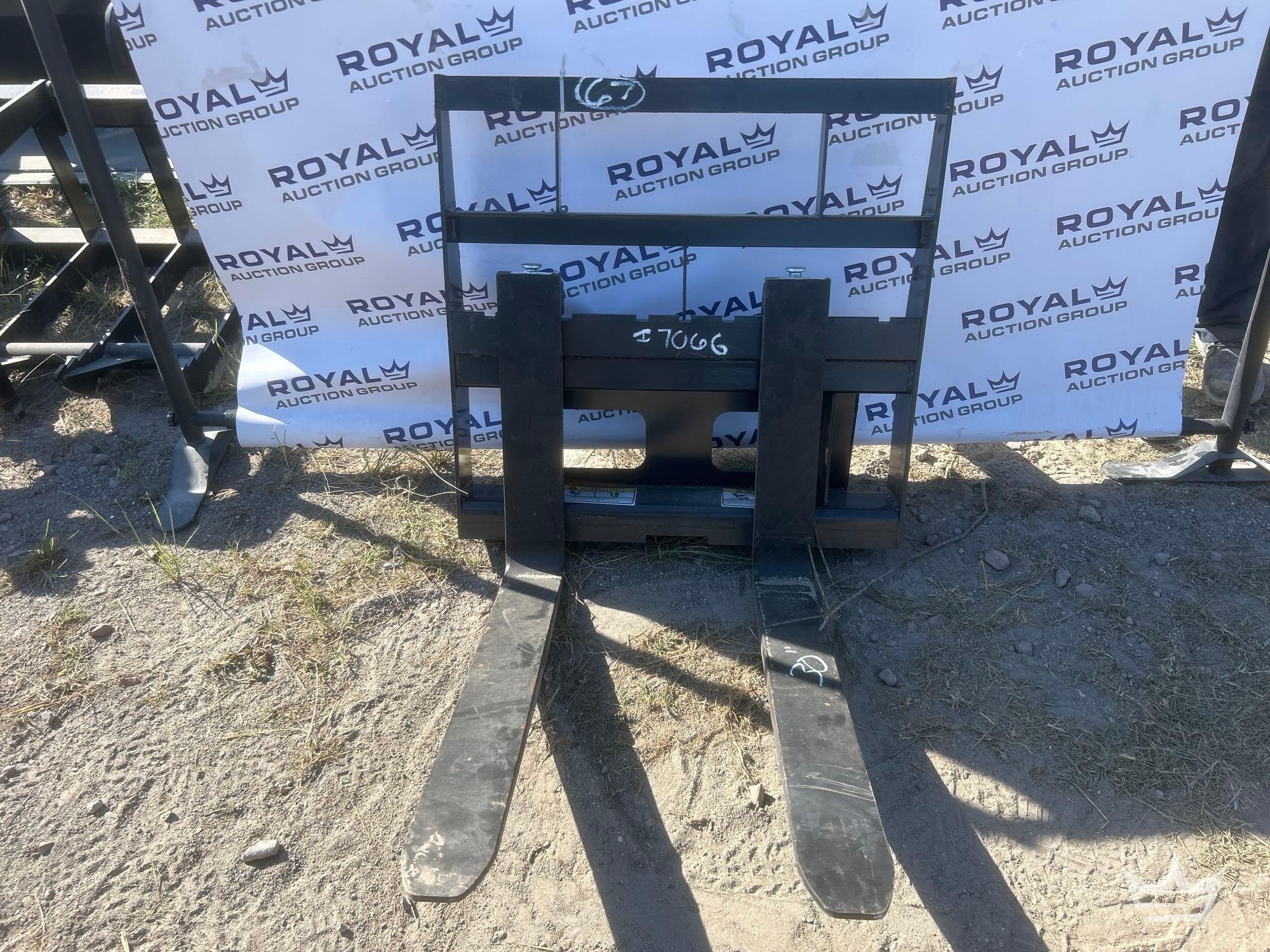 30in Forks and Frame Mini Skid Steer Attachment (A56857)