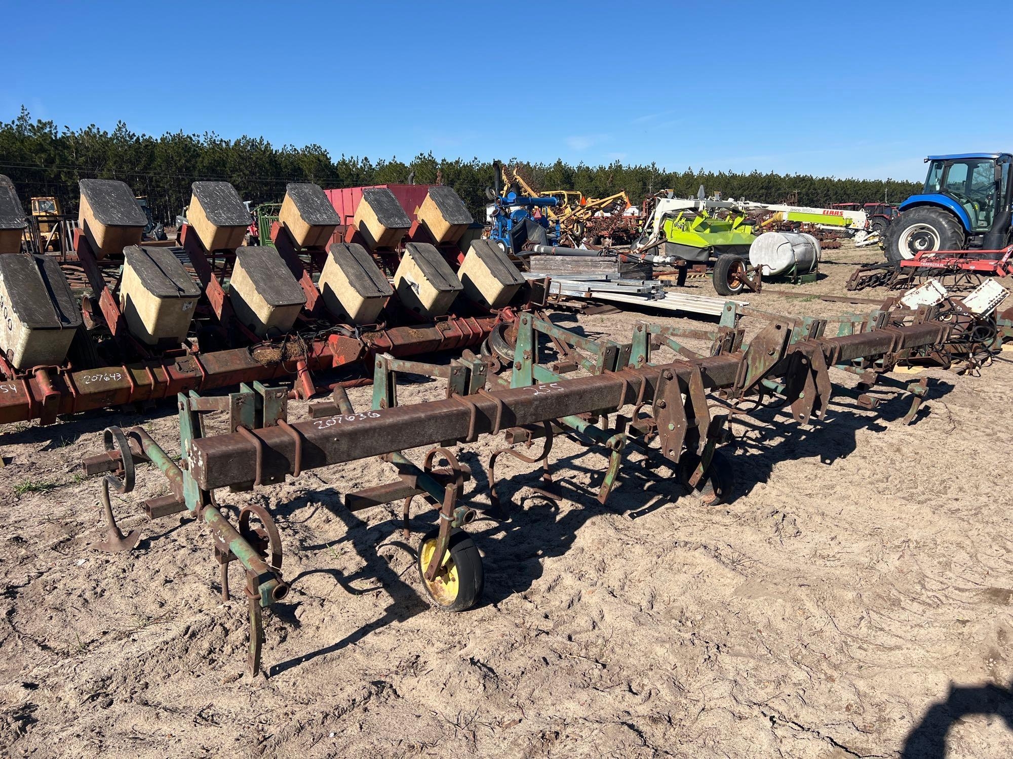 JOHN DEERE 6R30" CULTIVATOR (A63290)