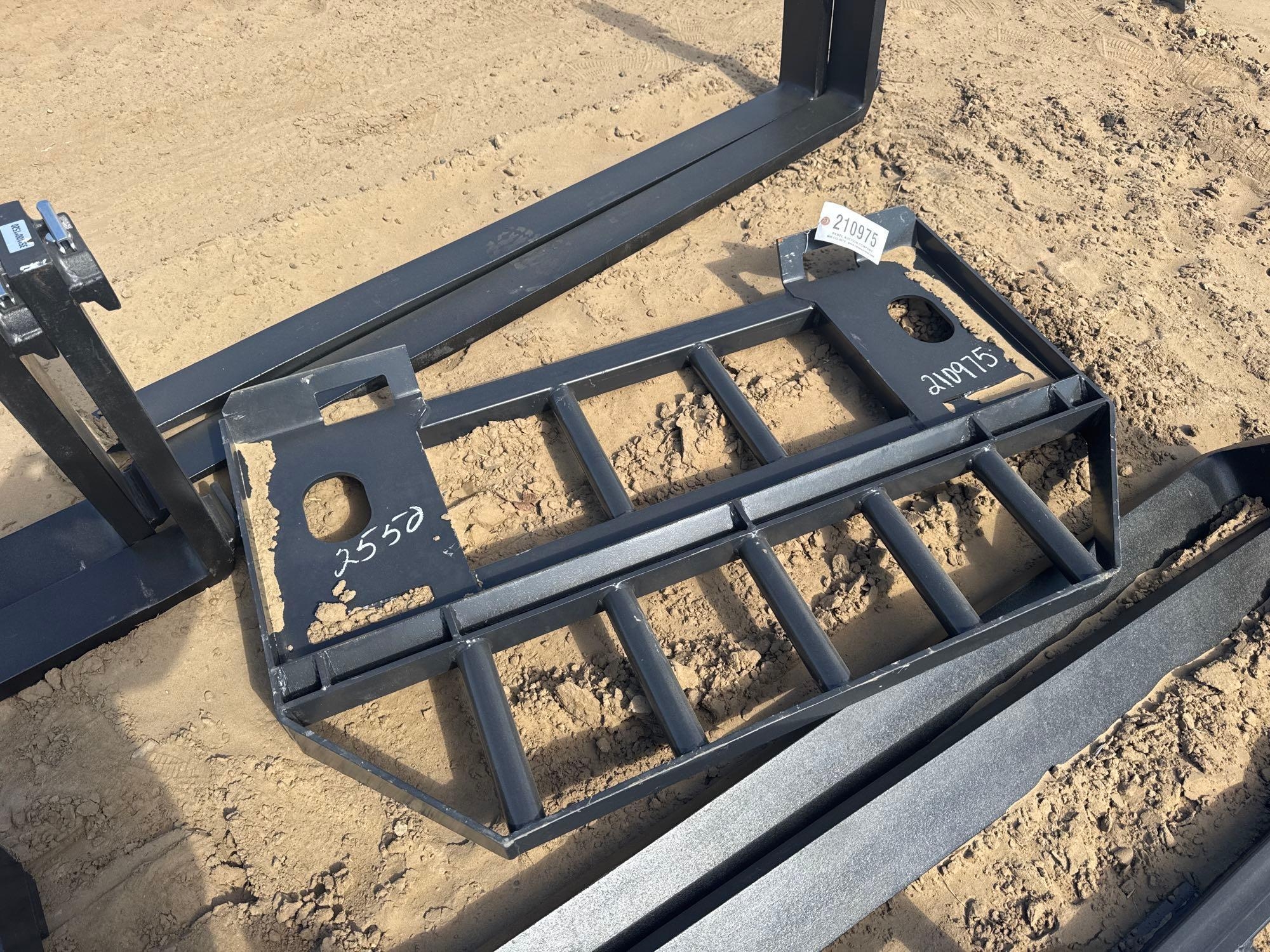 UNUSED JCT QUICK ATTACH 60" PALLET FORKS (A62131)