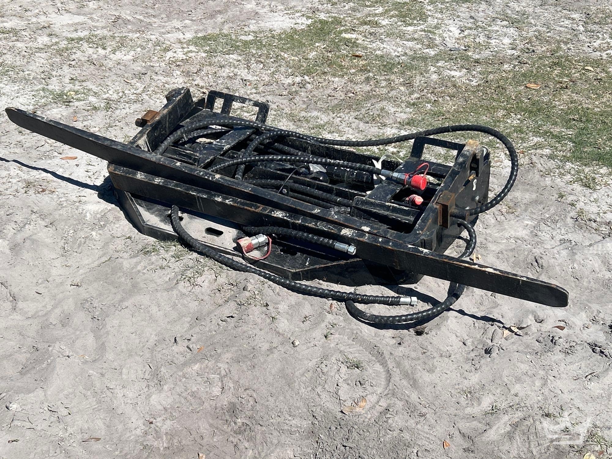 58in Hydraulic Side Shift Forks Skid Steer Attachment (A61572)