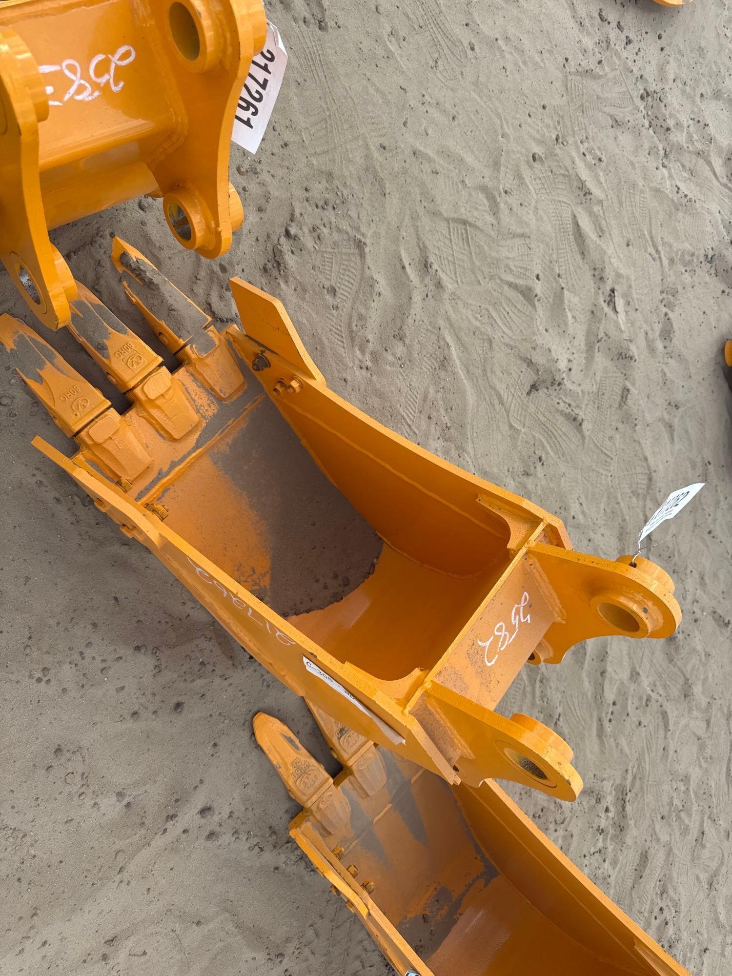 UNUSED FUTURE CAT 305-12" EXCAVATOR BUCKET (A65055)