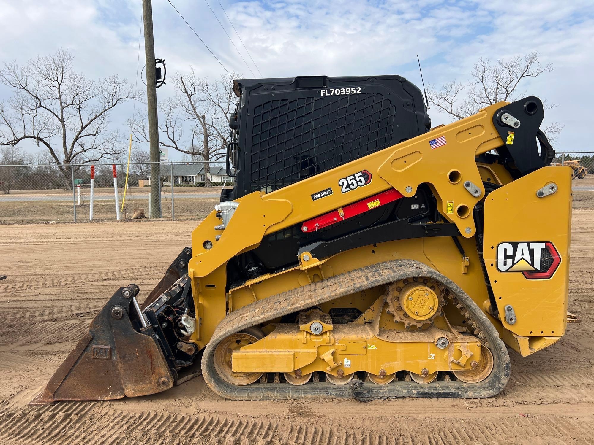 CATERPILLAR 255 SKID STEER (A62129)