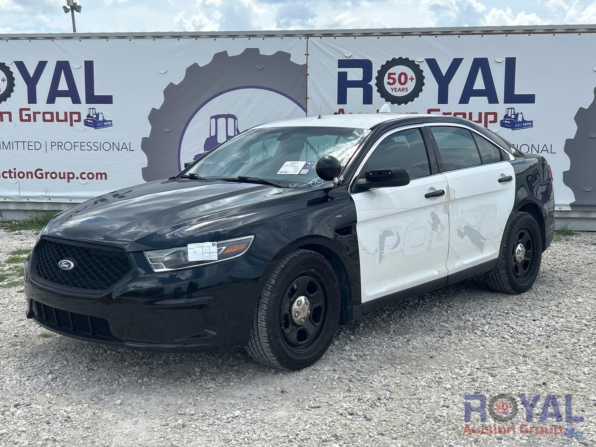 2016 Ford Taurus AWD Sedan (A48082)