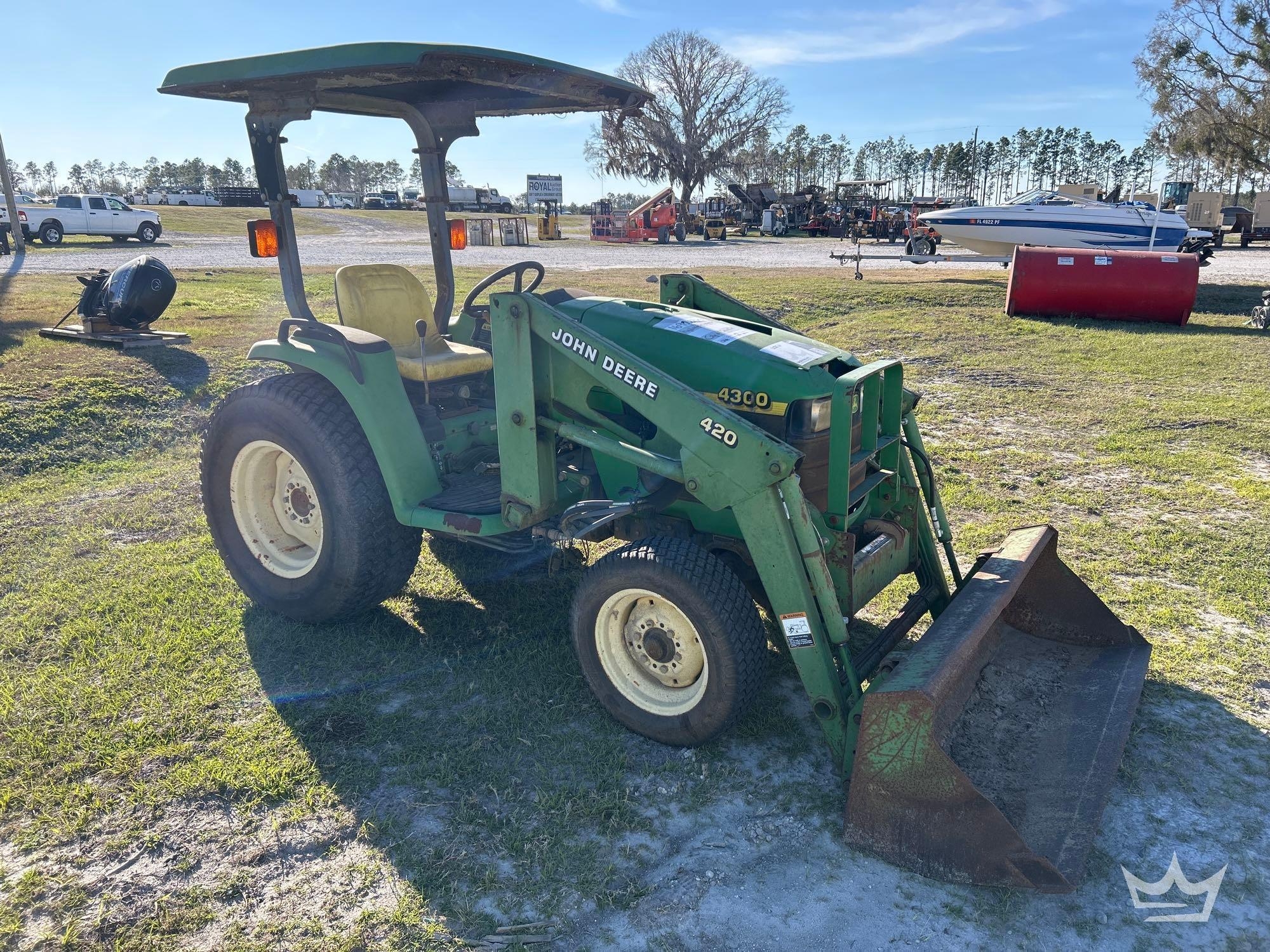 John Deere 4300 32HP Front Loader Utility Tractor (A61572)