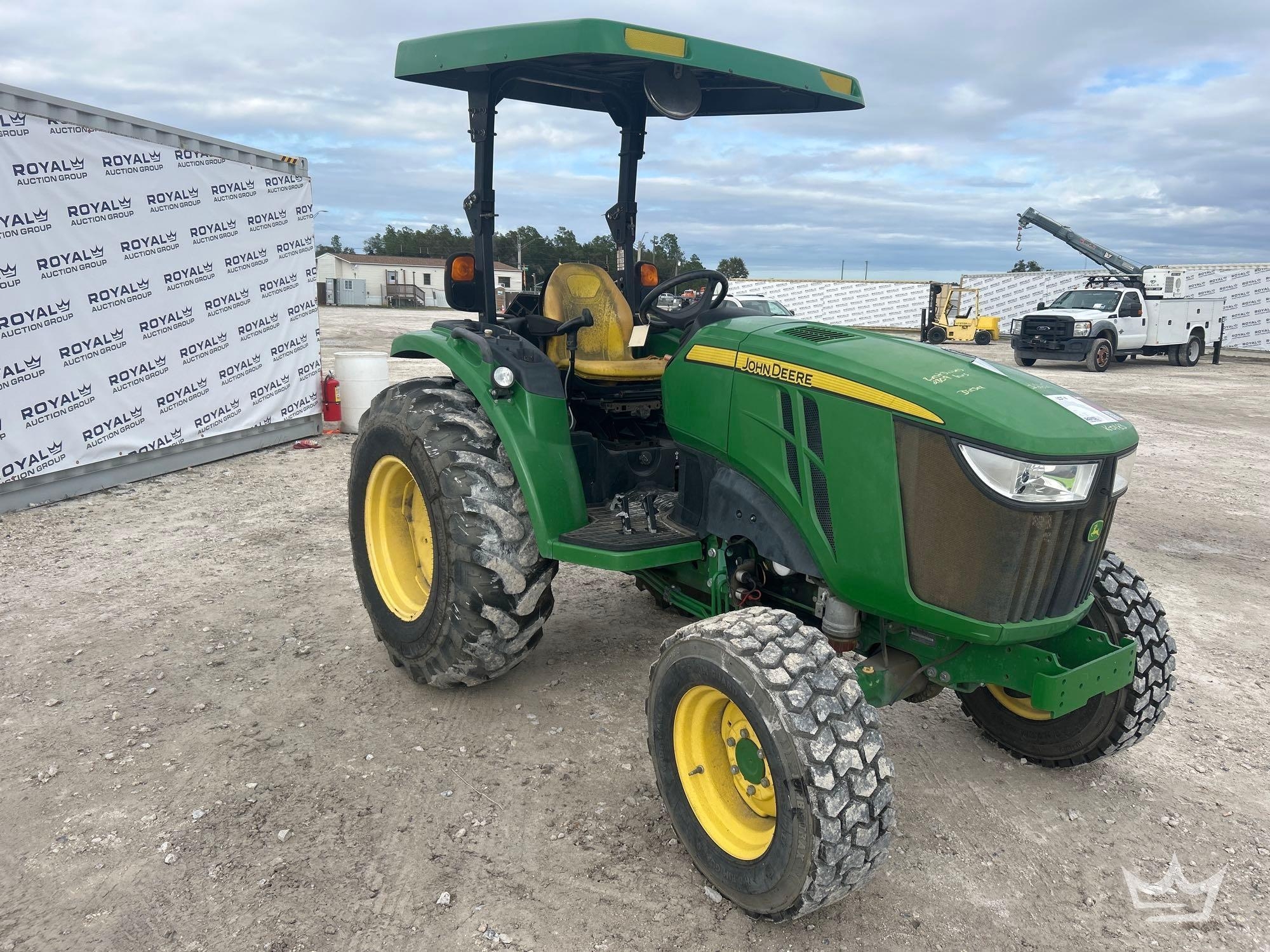 2016 John Deere 4044R 42HP 4WD Utility Tractor (A59228)