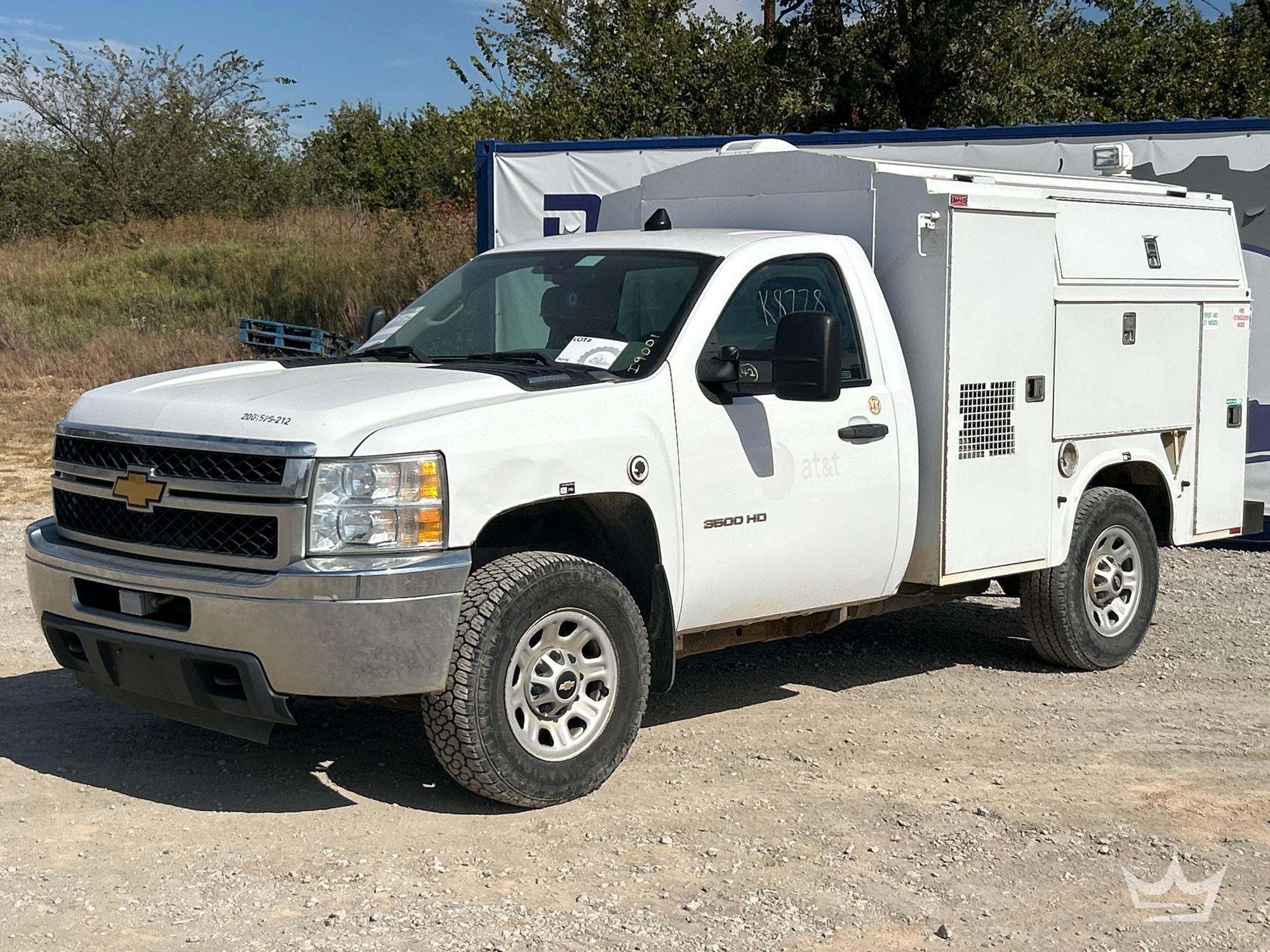 2012 Chevrolet Silverado 3500 HD Enclosed Knapheide Service Truck (A55973)