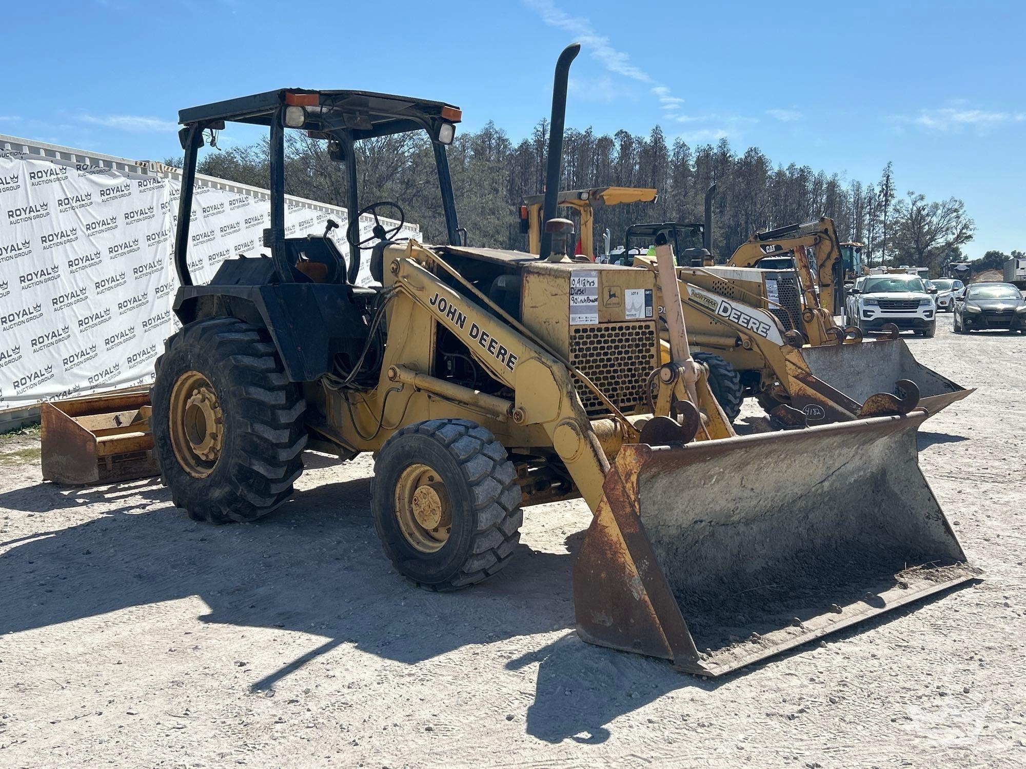 1992 John Deere 210C 58HP Loader Utility Tractor with Box Blade (A61572)
