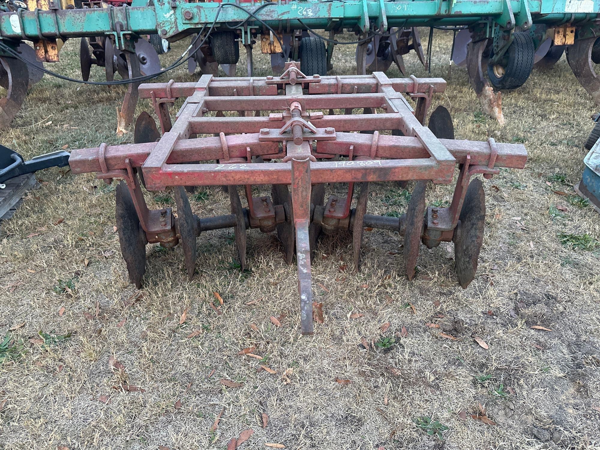 16 BLADE DISC HARROW W/ 1PT HITCH (A52708)