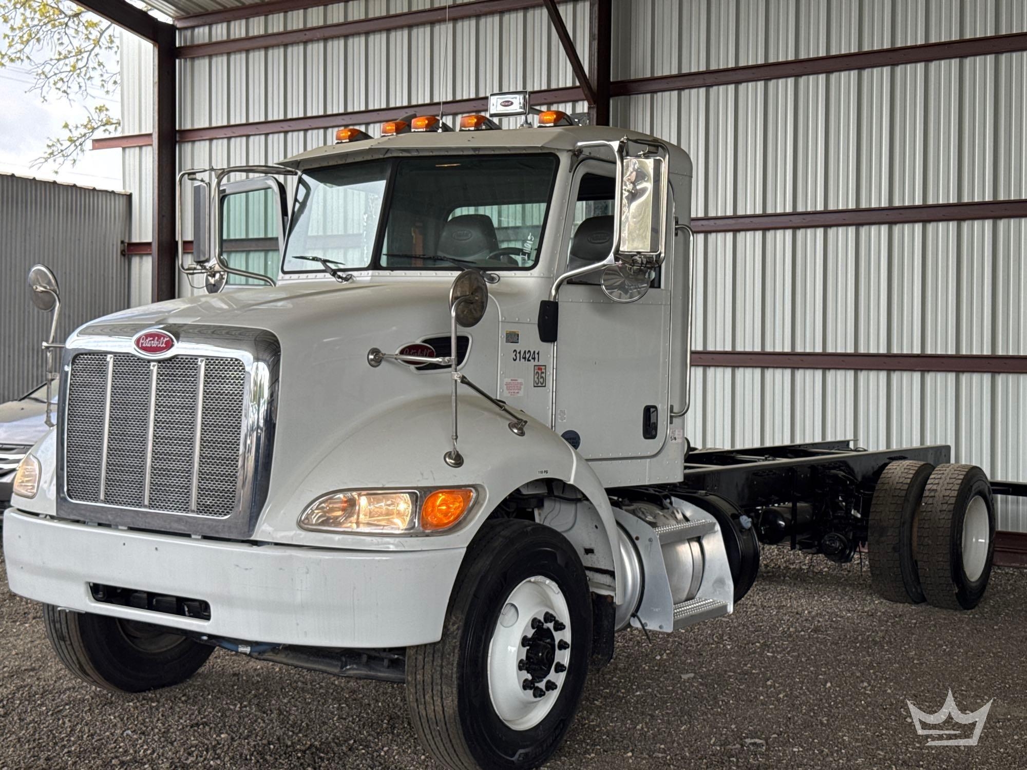 2014 Peterbilt 337 S/A 18ft. Cab and Chassis Truck (A64194)