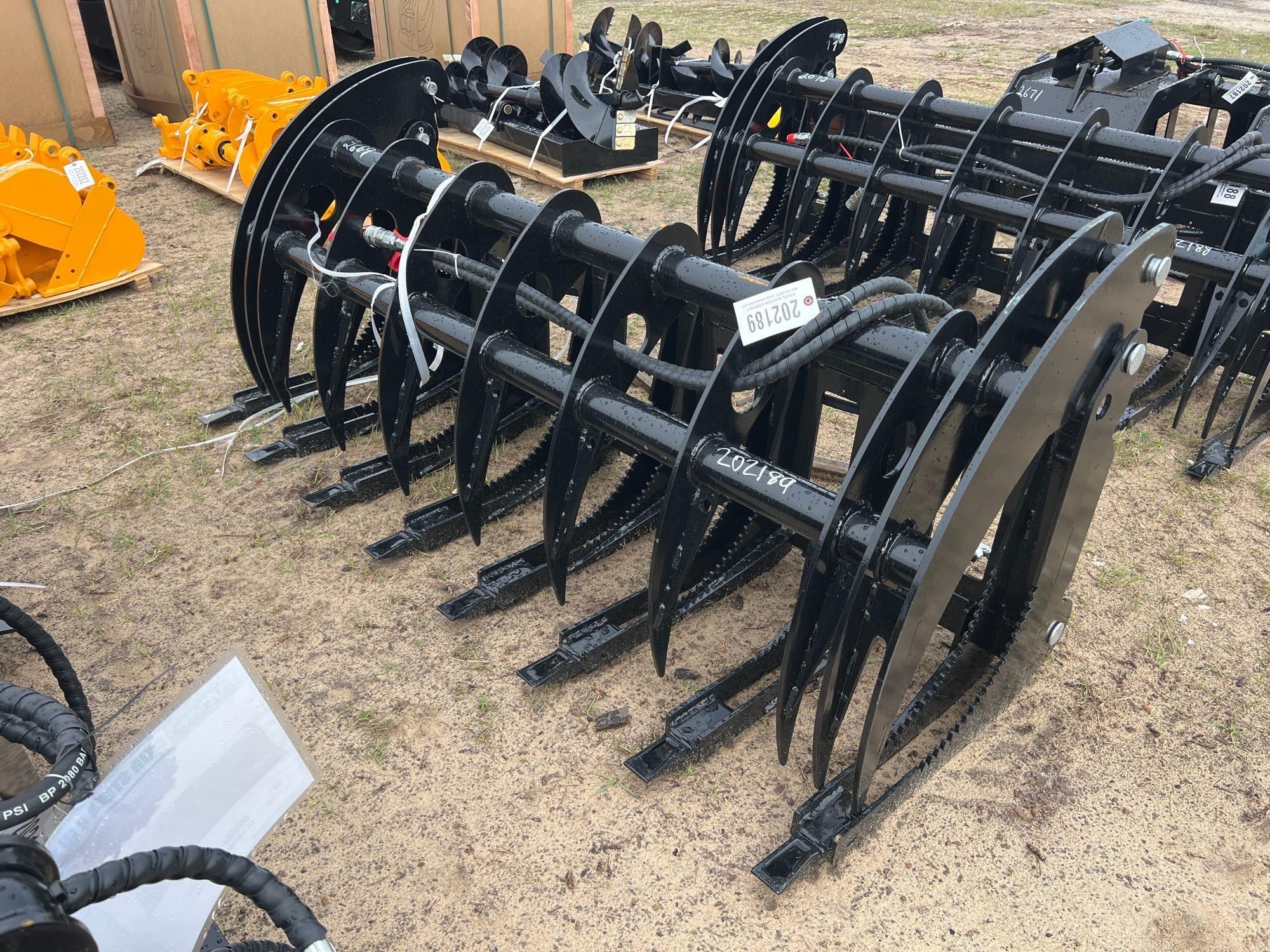 UNUSED FUTURE CLG72 - 72" HYD CURVED LOG GRABBER (A54757)